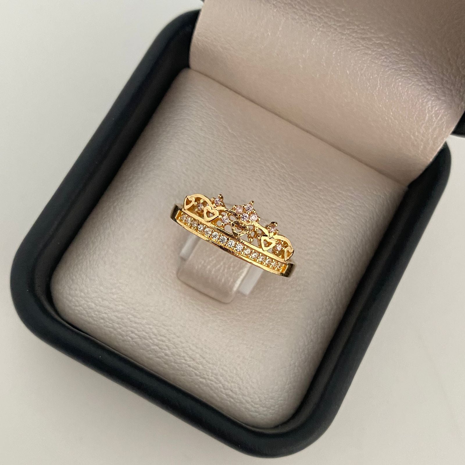 Anillo 15 tiara fila silueta corazones circones rosa Oro amarillo 18k / Talla 7 3/4 / 2,15 Gr