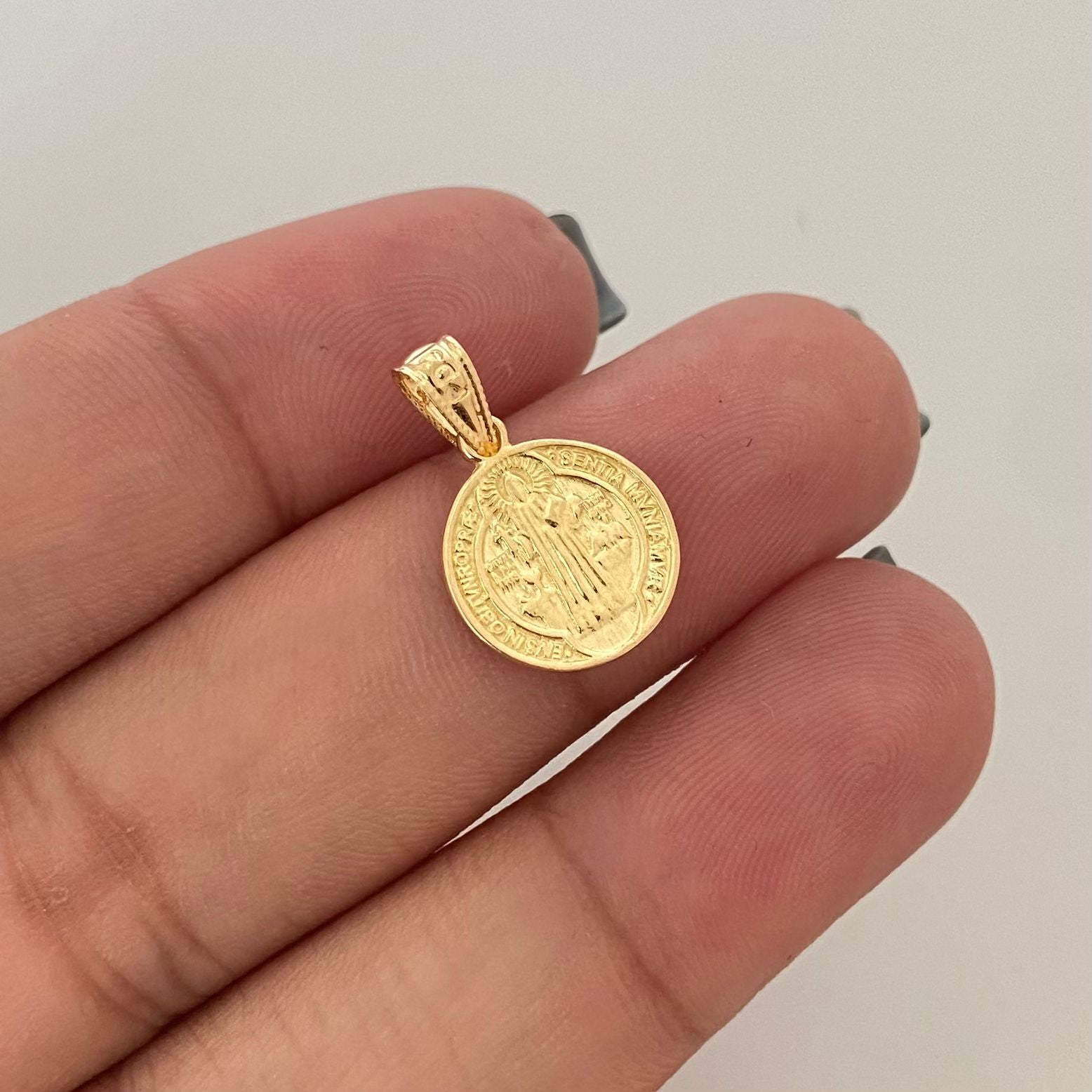 Dije san benito Oro amarillo 18k 1,10 Gr / 2,0 Cm