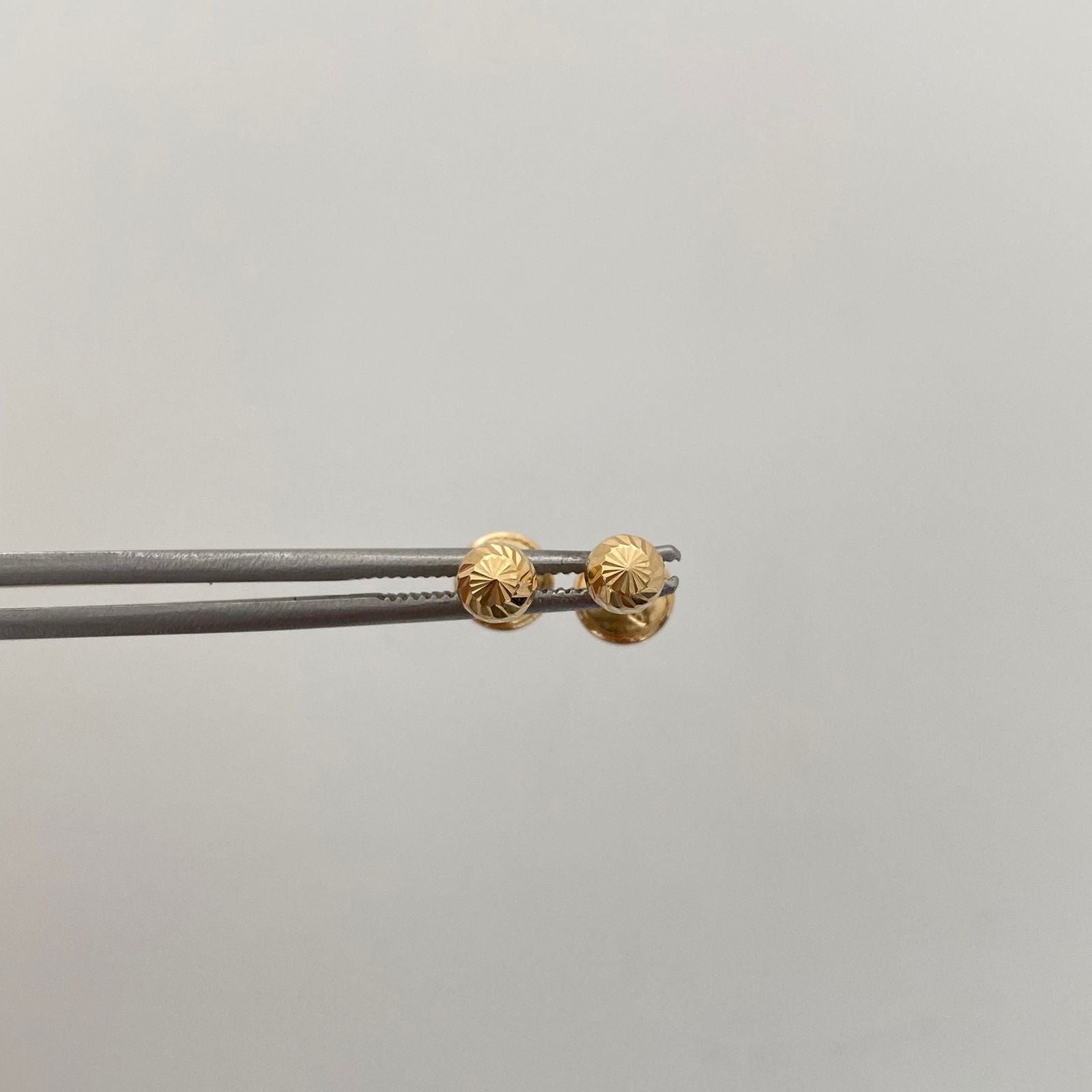 Topos bola diamantada  Oro amarillo 18k 0,5 Gr