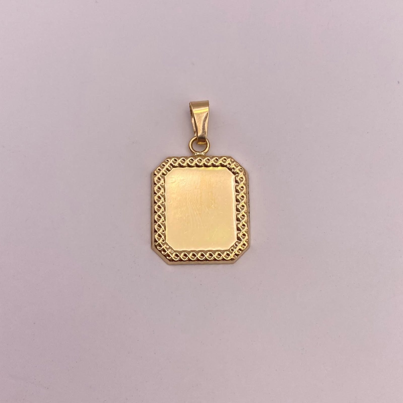 Dije placa fotograbado borde diamantado Oro amarillo 18k 1,18 Gr / 14,85 mm / 2,3 Cm