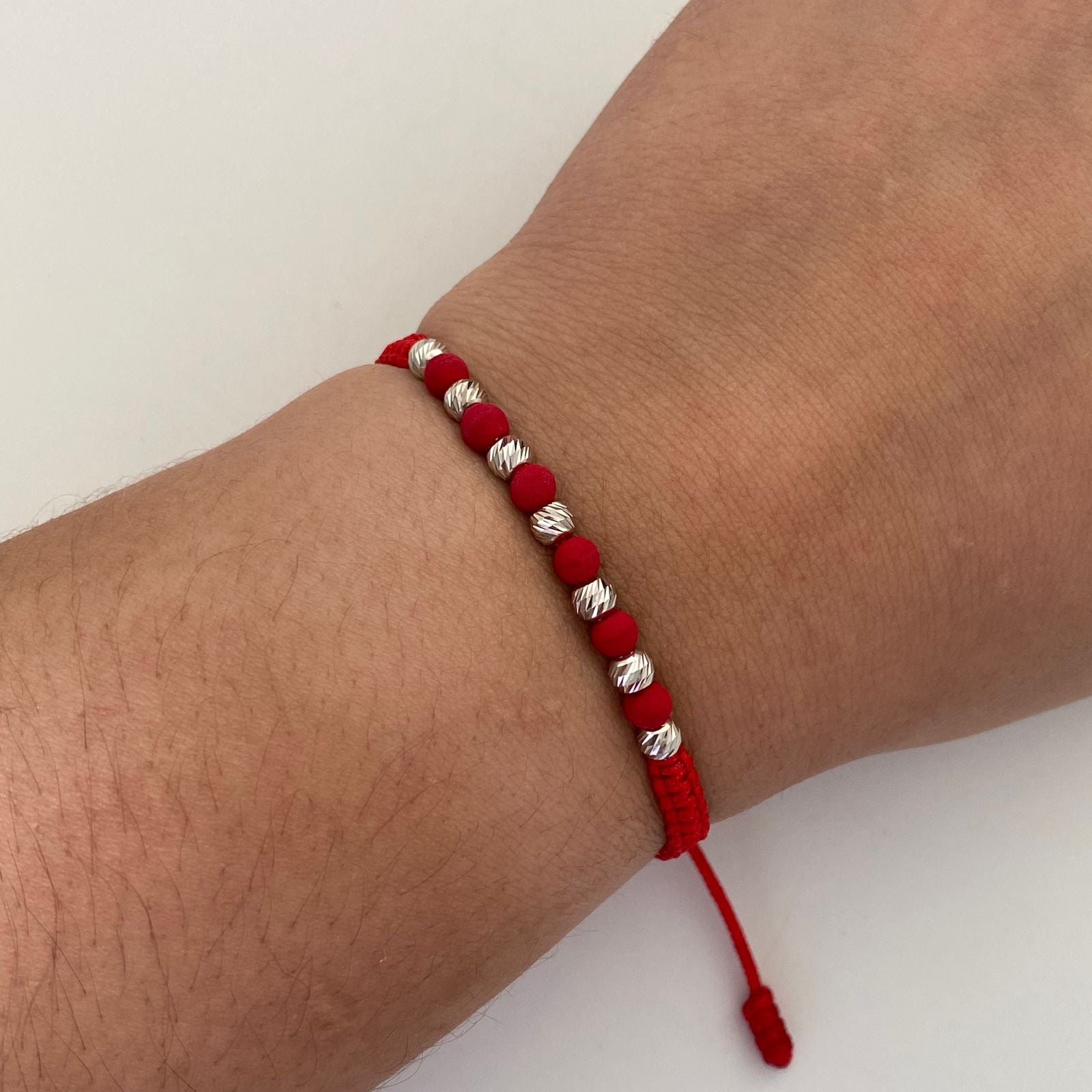Pulsera tejida Bola diamantada 4mm Hilo rojo Oro blanco 18k 0,6 Gr