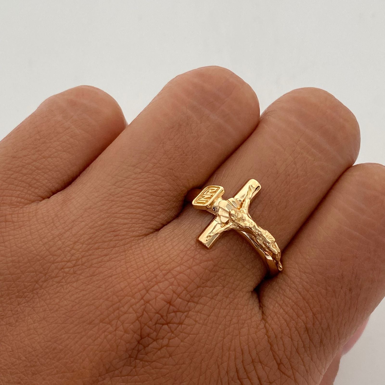 Anillo Cruz Oro amarillo 18k / Talla 9 1/2 / 4,35 Gr / 3 mm