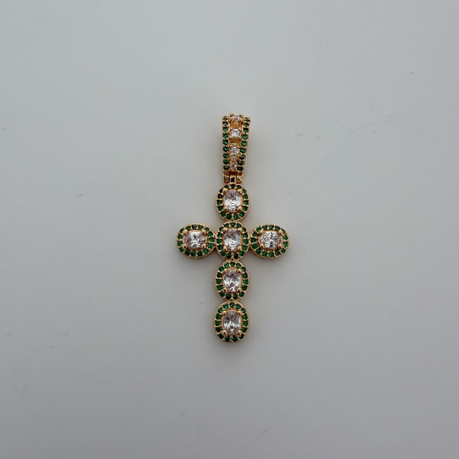 Dije cruz ovalos casting blancos rededor verde Oro amarillo 18k 5,8 Gr / 4,2 Cm
