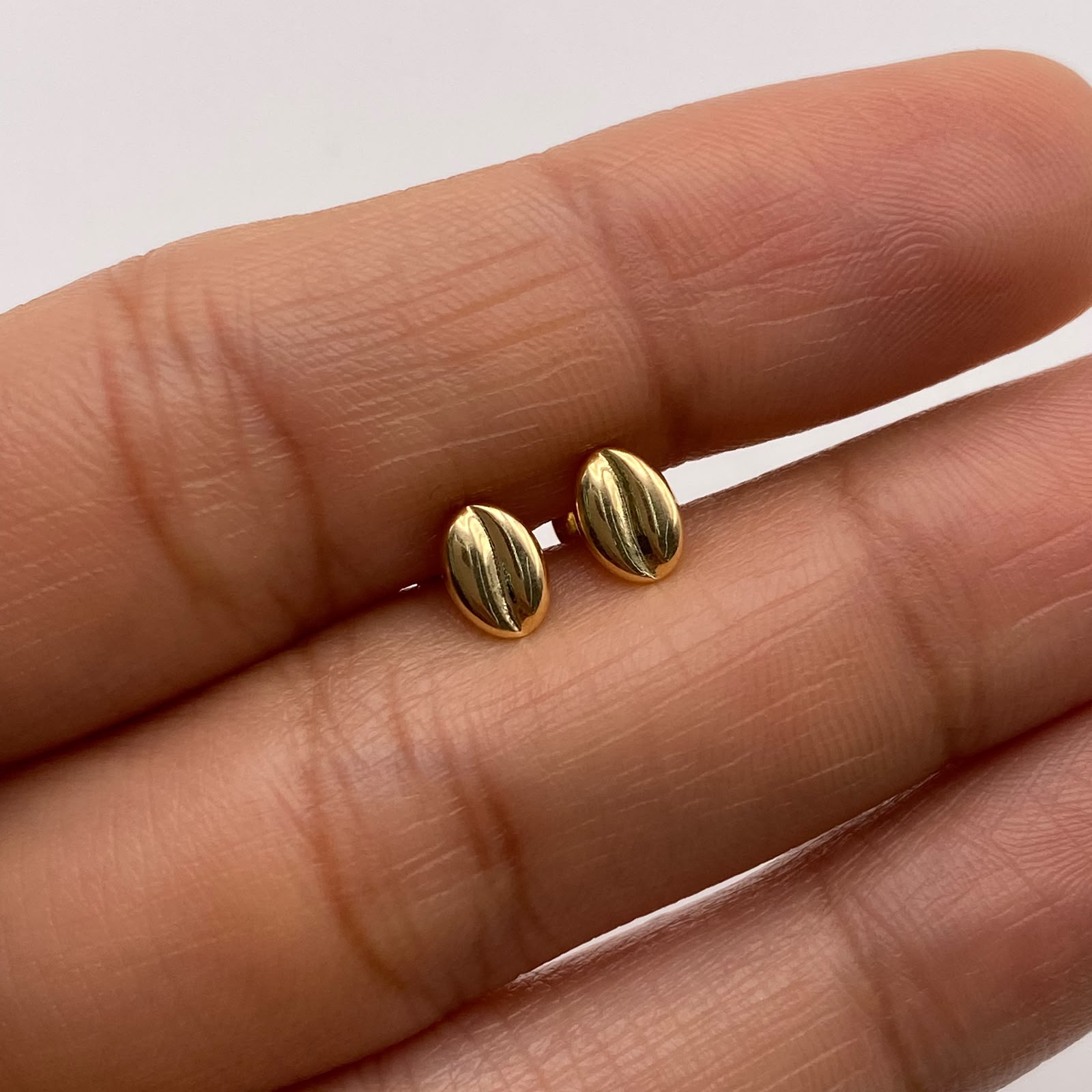 Topos Grano de cafe Oro amarillo 18k 0,5 Gr / 5 mm