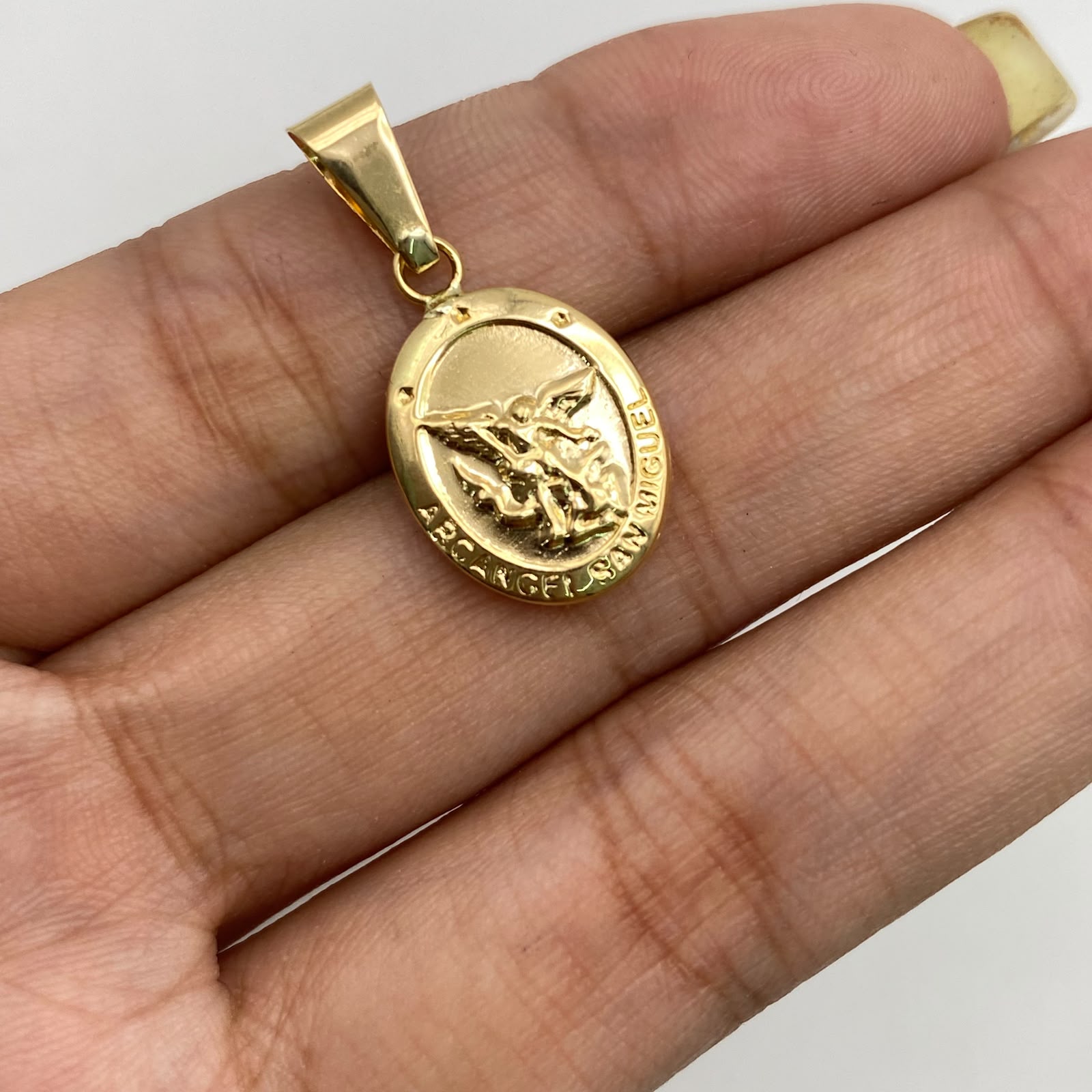 Dije san miguel arcangel Oro amarillo 18k 1,3 Gr / 13,1 mm / 2,5 Cm