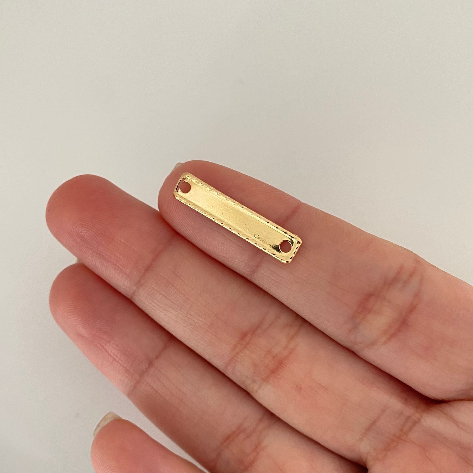Herraje placa cuadrada borde diamantado Oro amarillo 18k 0,3 Gr / 2,3 Cm