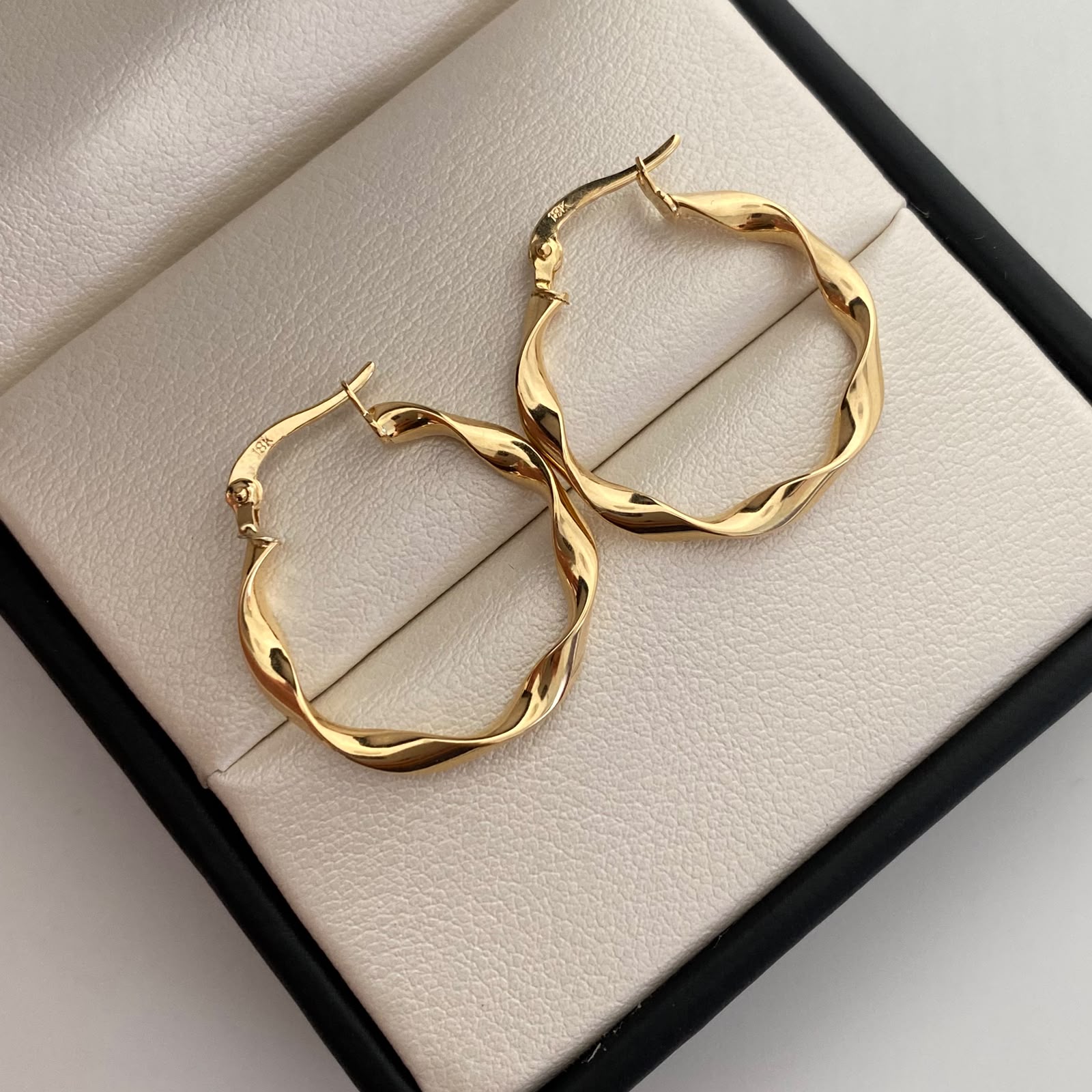 Candonga Entorchada Oro amarillo 18k 1,65 Gr / 2,8 Cm