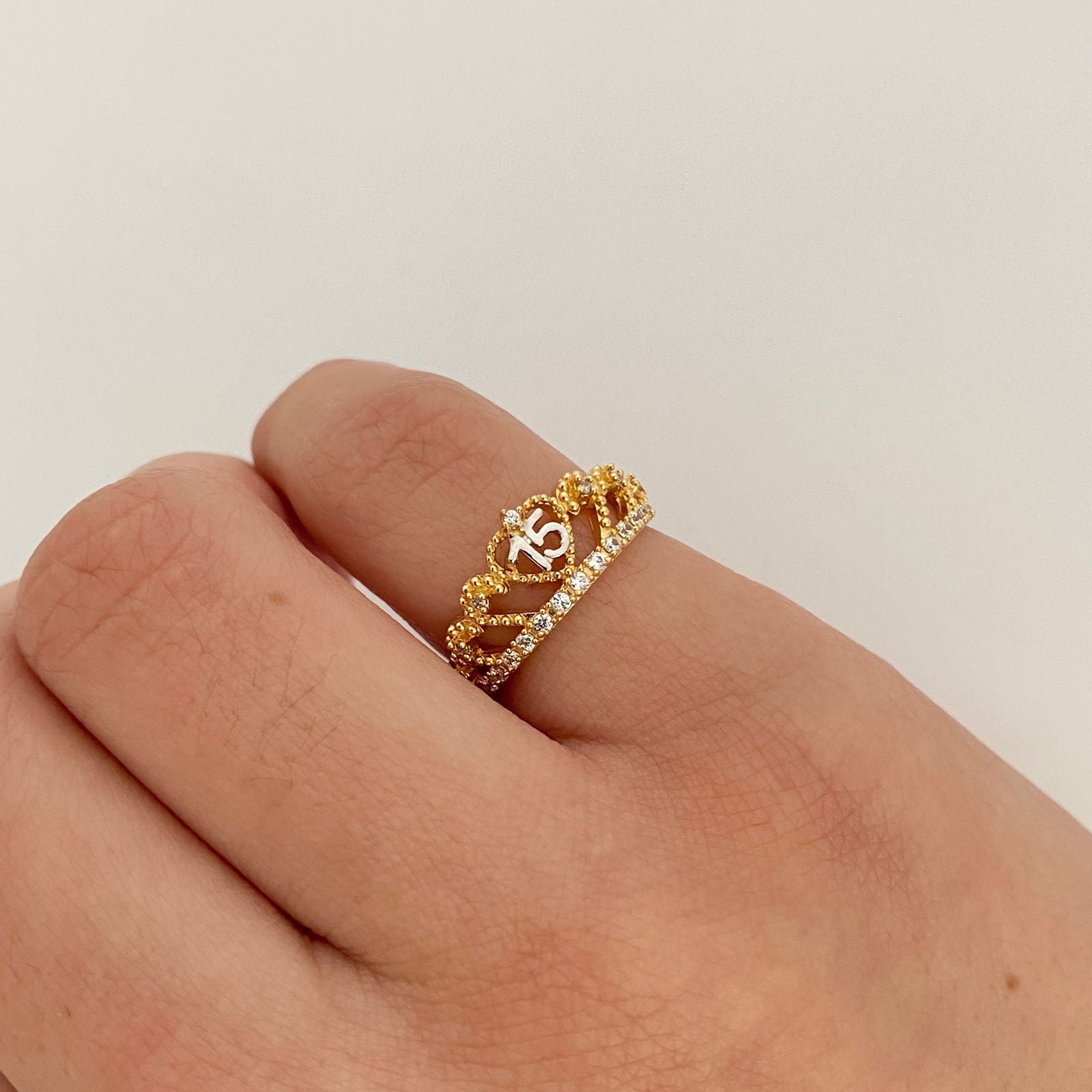 Anillo 15 corona bordes casting blanco Oro amarillo y Oro blanco 18k / Talla 4 1/4 / 2,1 Gr