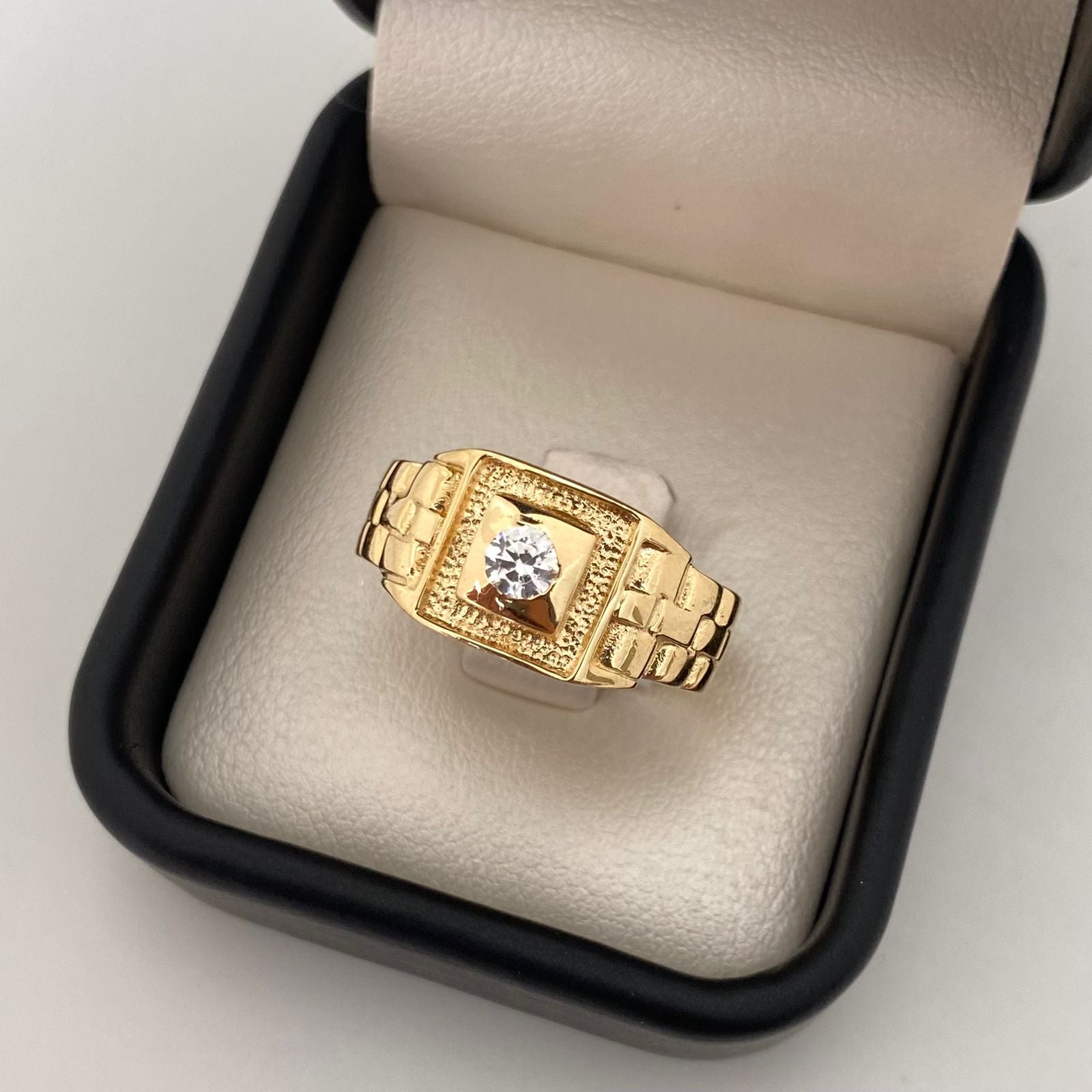 Anillo tipo reloj circon central blanco Oro amarillo 18k / Talla 10 / 6,75 Gr