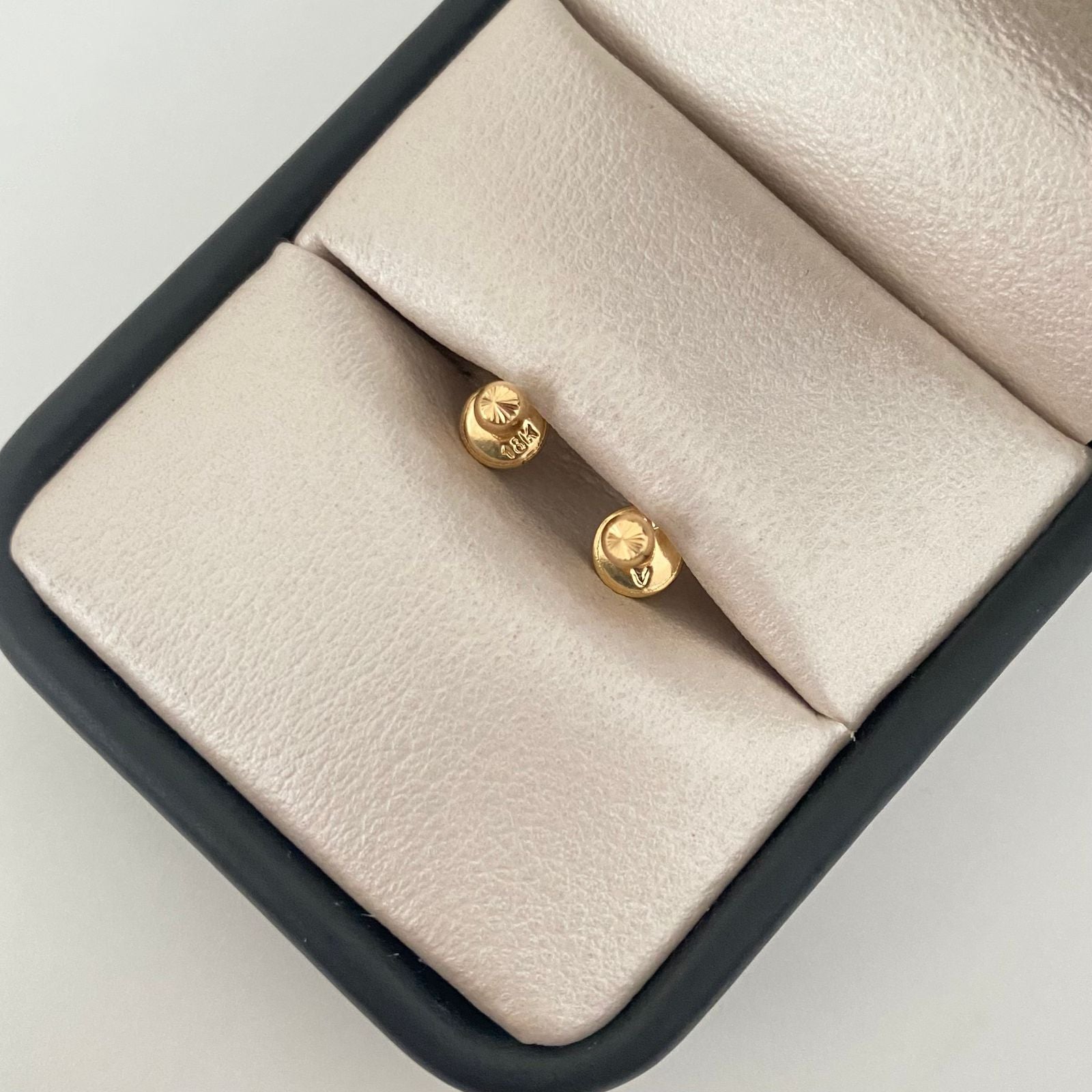 Topos circulo diamantado Oro amarillo 18k +1 / 0,4 Gr / 3,0 mm