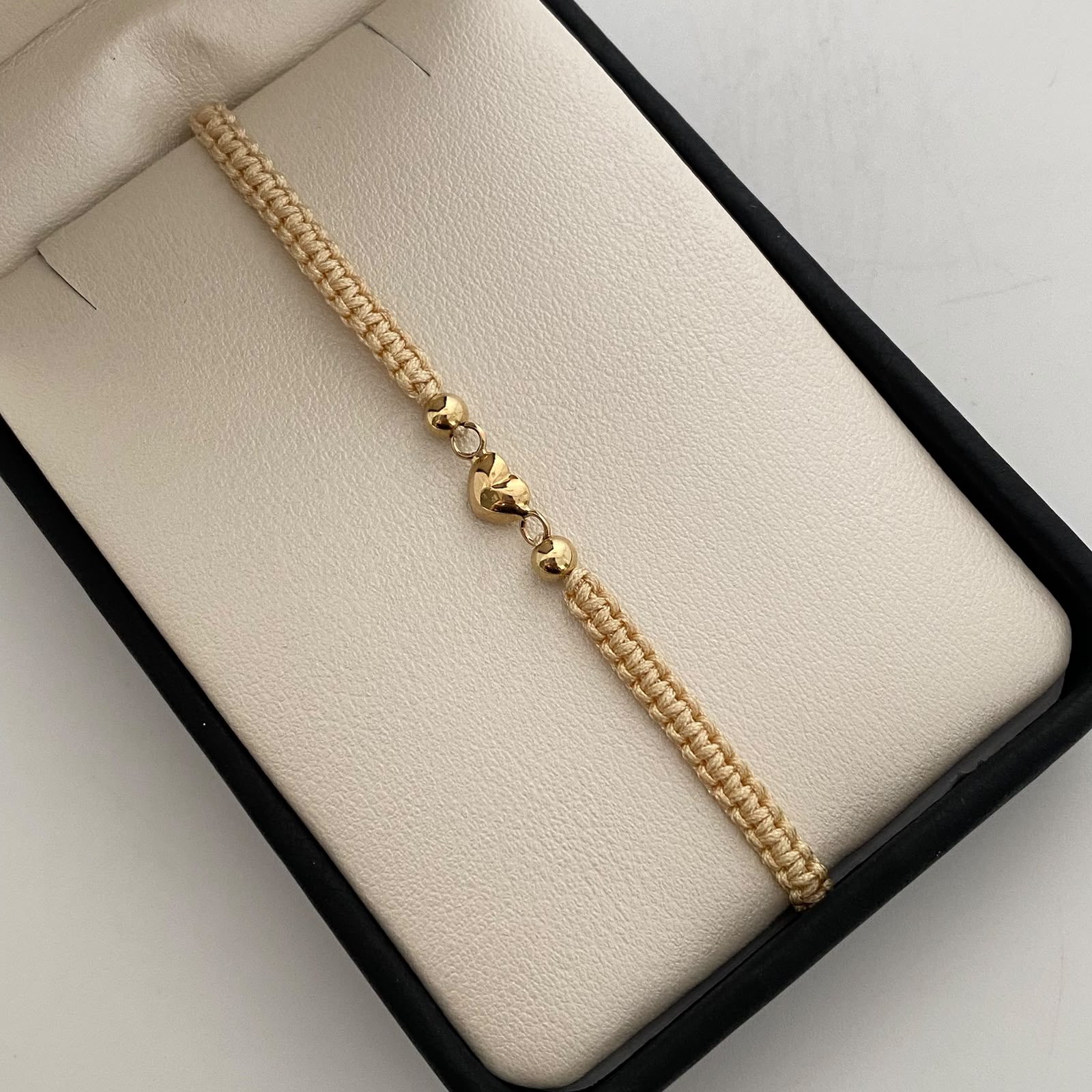 Pulsera tejida Corazon Inflado Bolas 4mm lisas beige Oro amarillo 18k 0,5 Gr