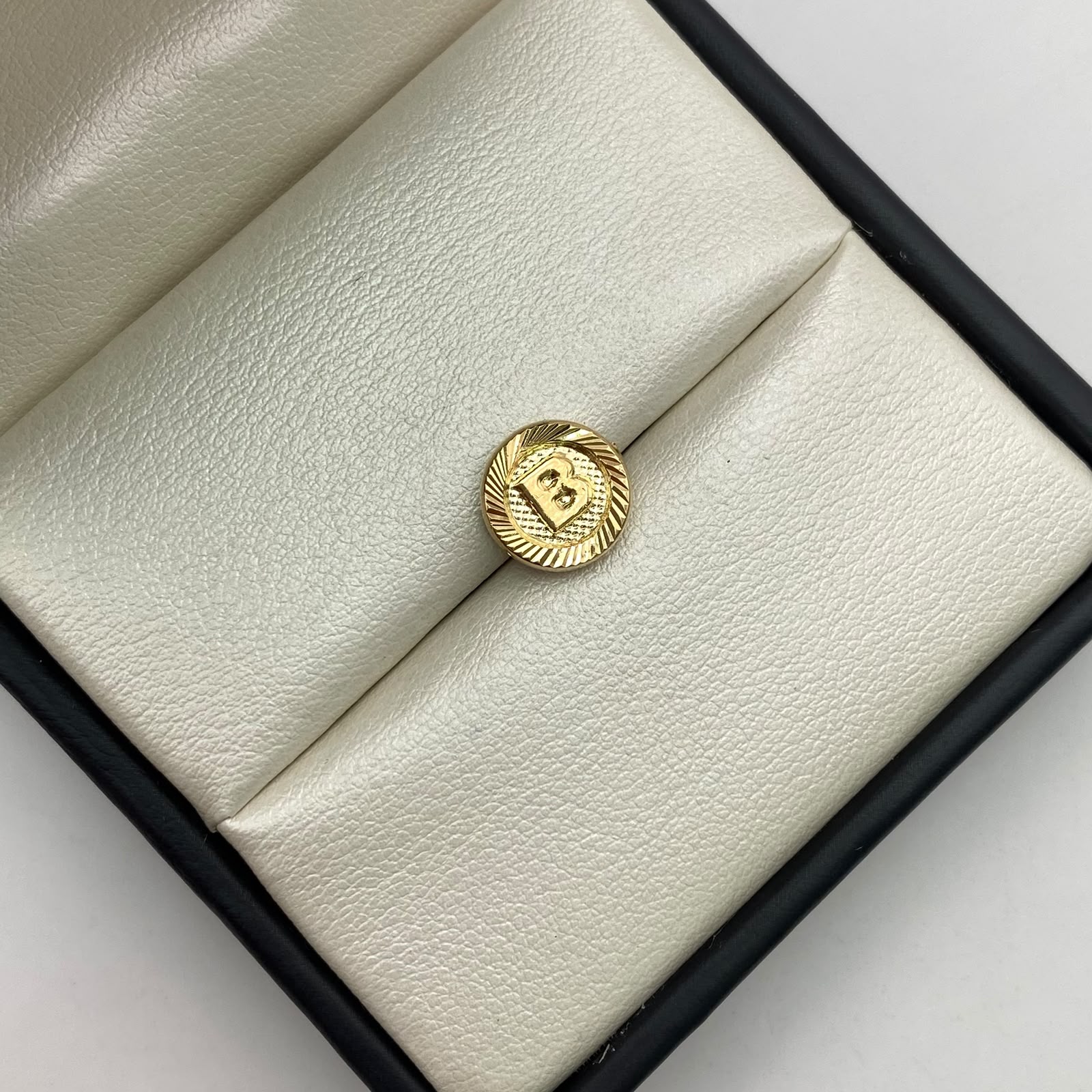 Herraje tambor letra b Oro amarillo 0,5 Gr / 1 Cm