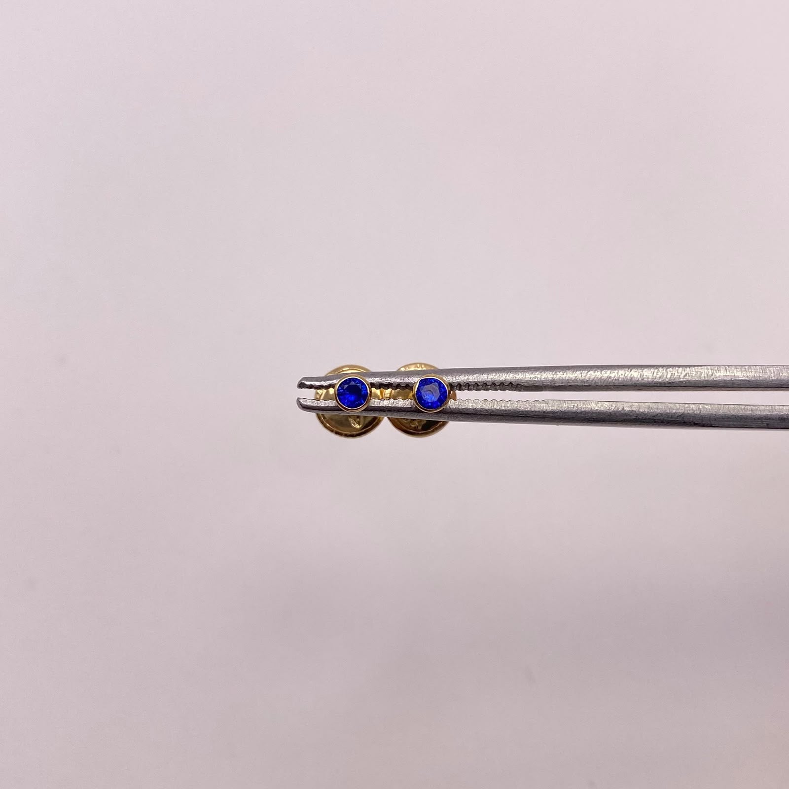 Topos Circones azul rey Oro amarillo 18k 0,35 Gr / 2,5 mm