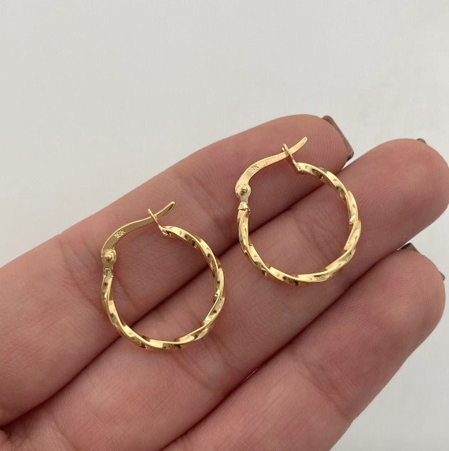 Candonga Entorchada Oro amarillo 18k 1,15 Gr / 2 Cm