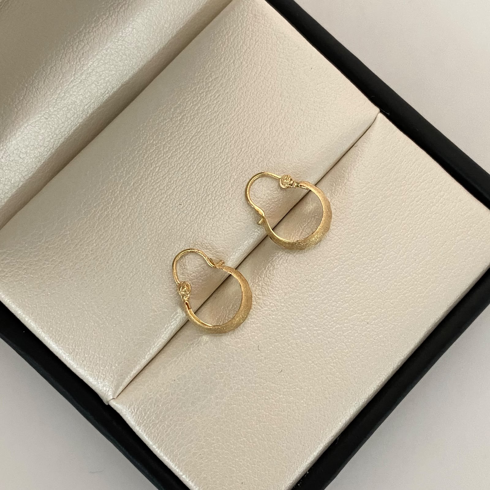 Candonga Matte Oro amarillo 18k 0,7 Gr / 1,3 Cm
