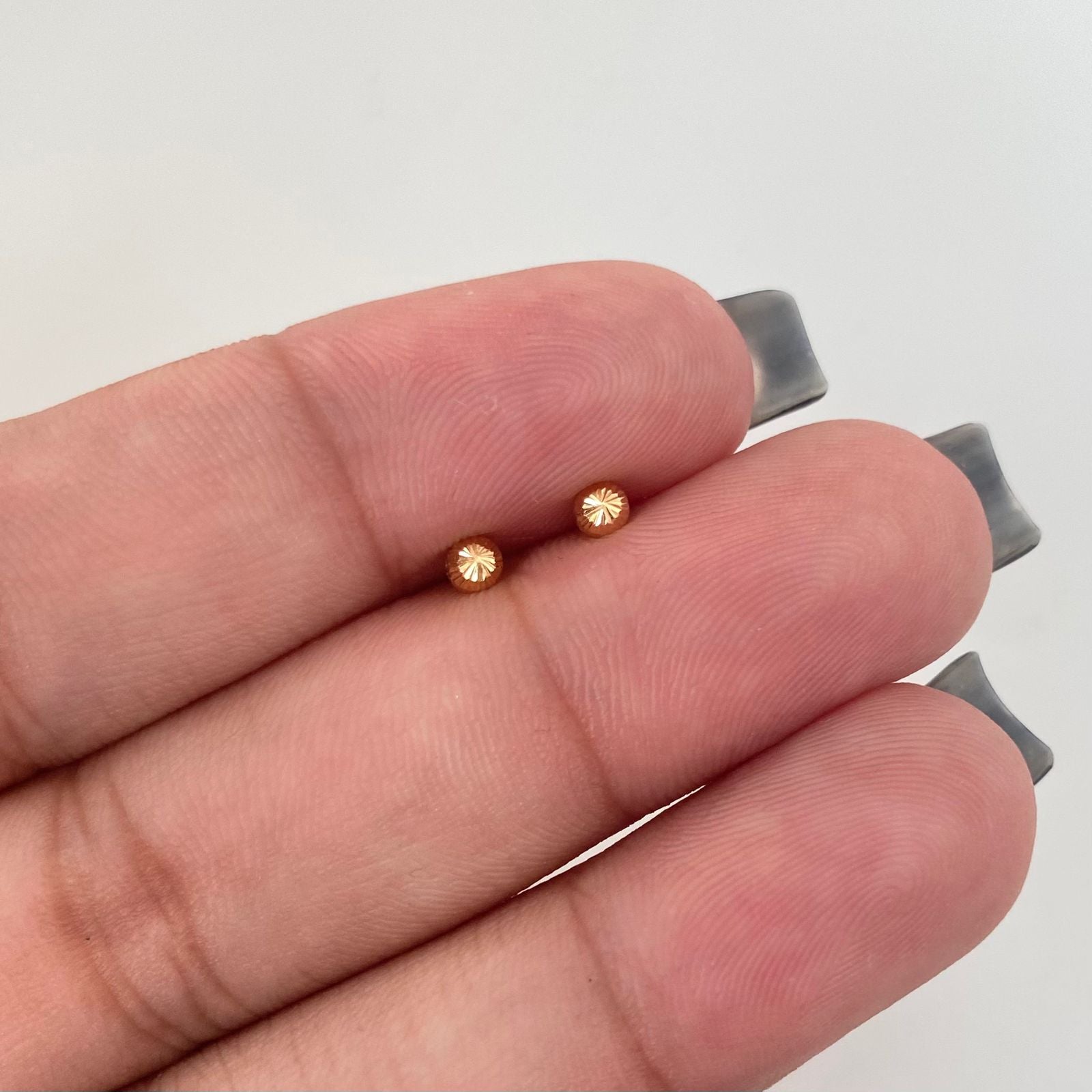 Topos bola diamantada Oro amarillo 18k 0,45 Gr / 3,0 mm