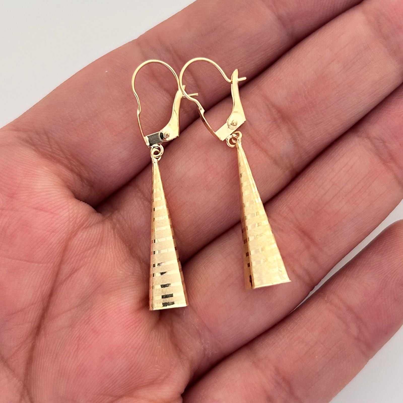 Candonga Piramide Oro amarillo 18k 1,05 Gr / 3,8 Cm