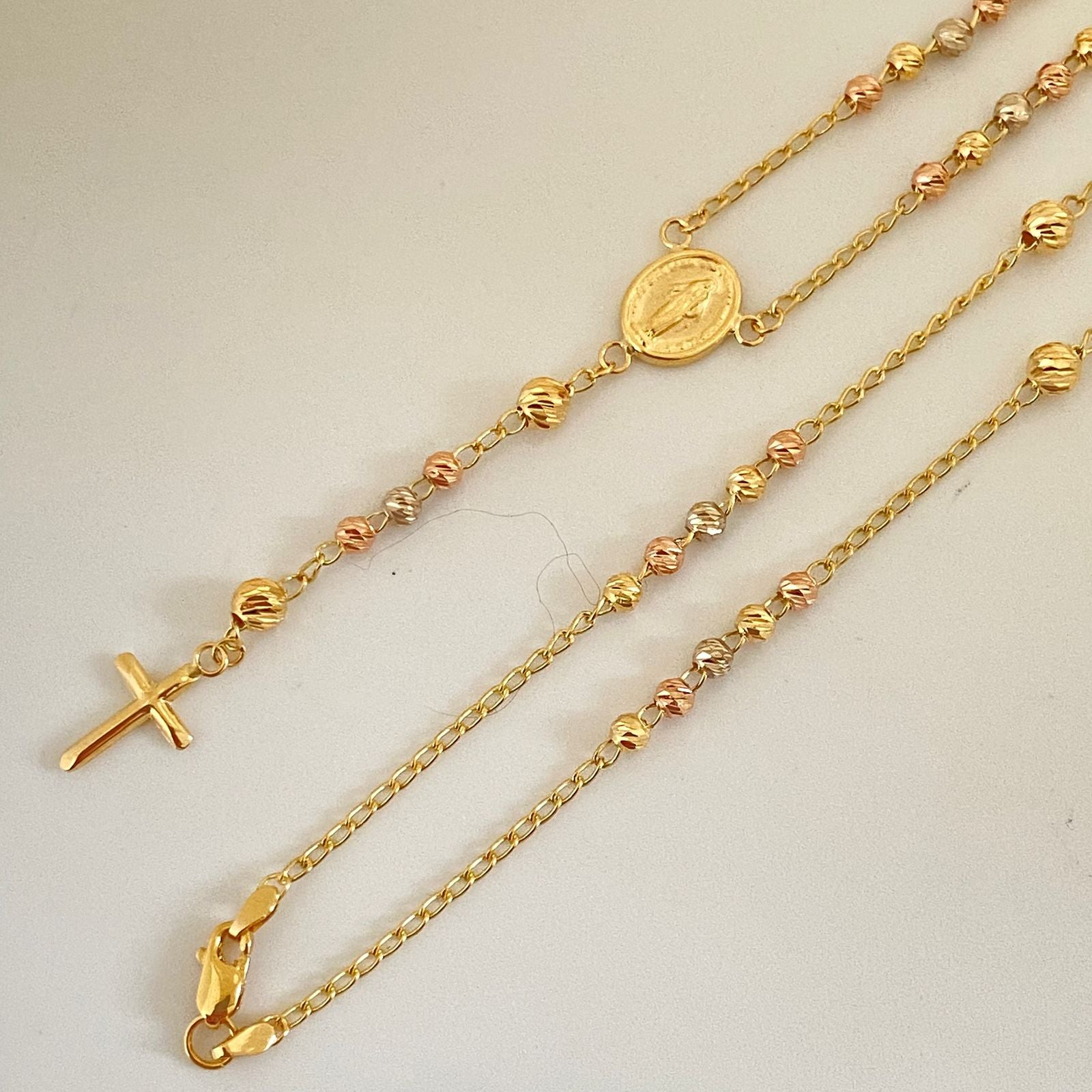 Rosario virgen milagrosa con bolas diamantadas Tres oros  18k 7,70 Gr / 4 mm / 50 Cm Broche 0,40