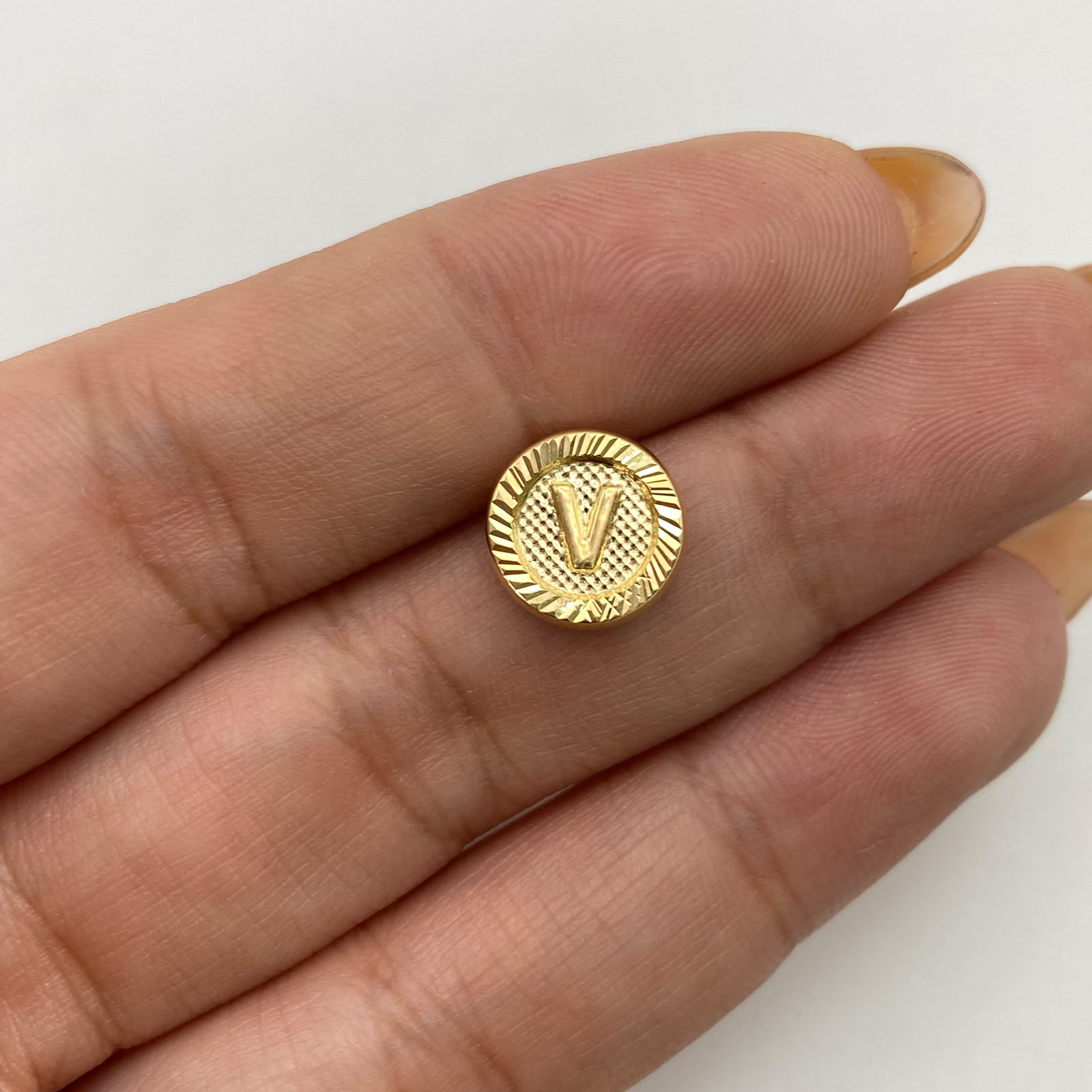 Herraje tambor letra v Oro amarillo 0,5 Gr / 1 Cm