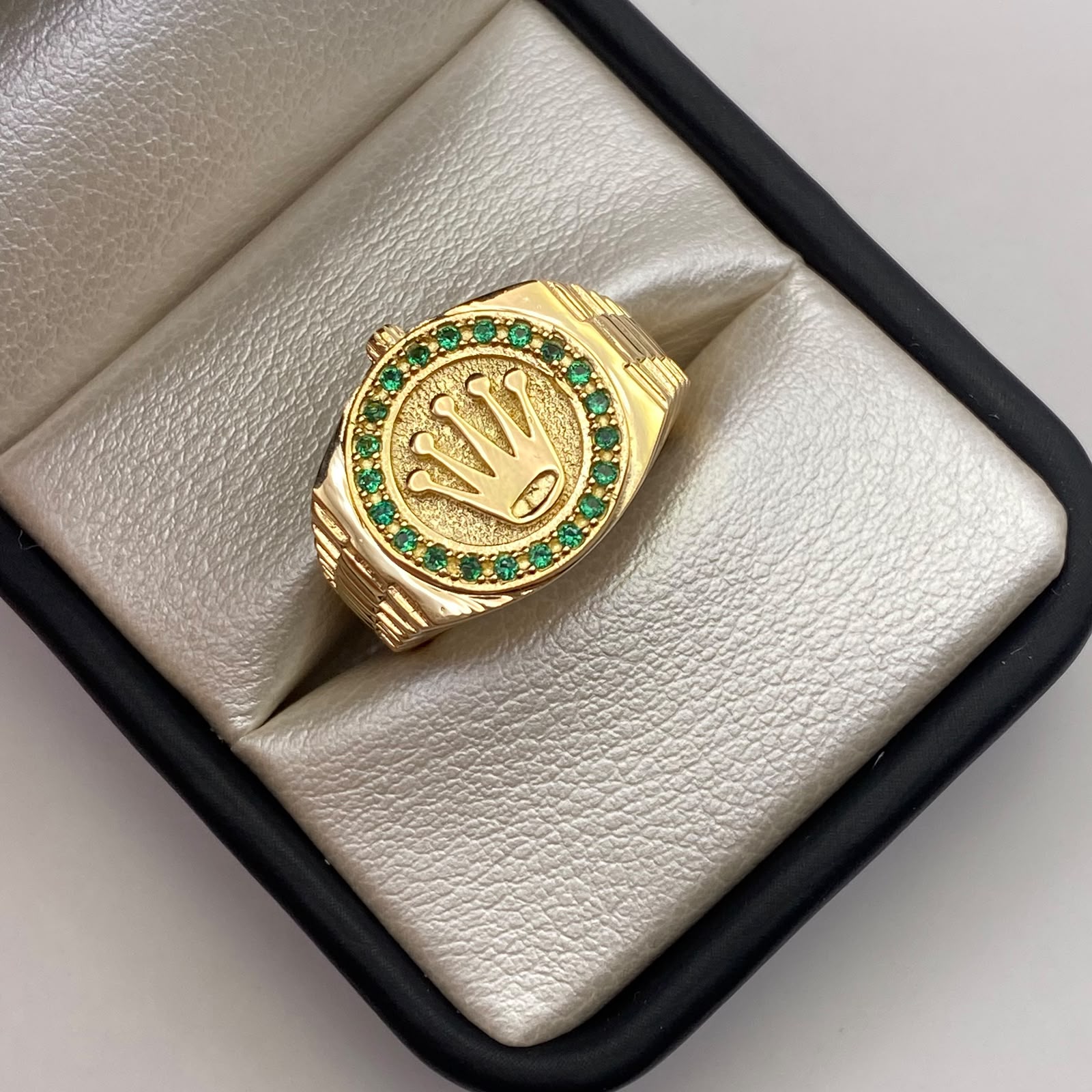 Anillo Rx circones verdes Oro amarillo 18k / Talla 8 / 7,46 Gr / 5,4 mm