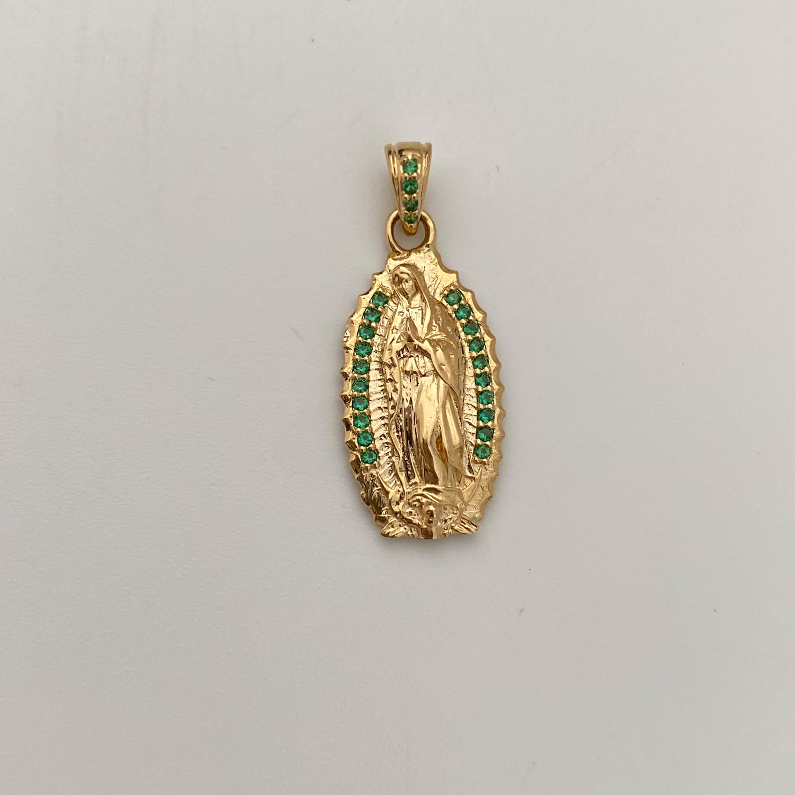 Dije Virgen de Guadalupe Silueta casting Verde Oro amarillo 18k 2,35 Gr / 11,2 mm / 2,6 Cm