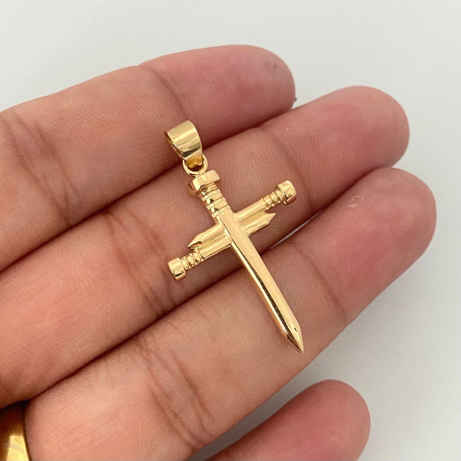 Dije cruz clavo lisa Oro amarillo 18k 1,75 Gr / 3,5 Cm