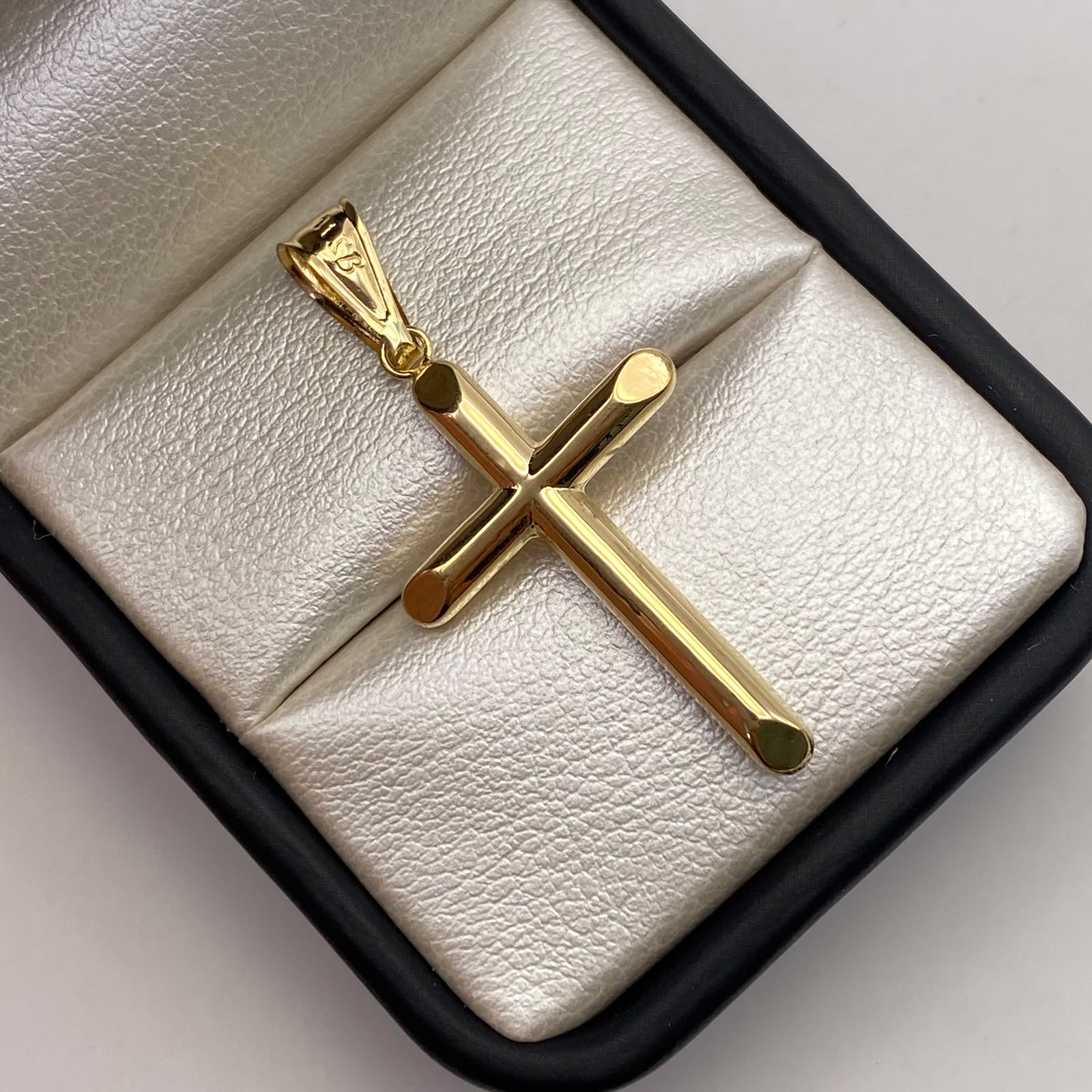 Dije Cruz tubular Oro amarillo 18k 1,28 Gr / 20,3 mm / 4,2 Cm