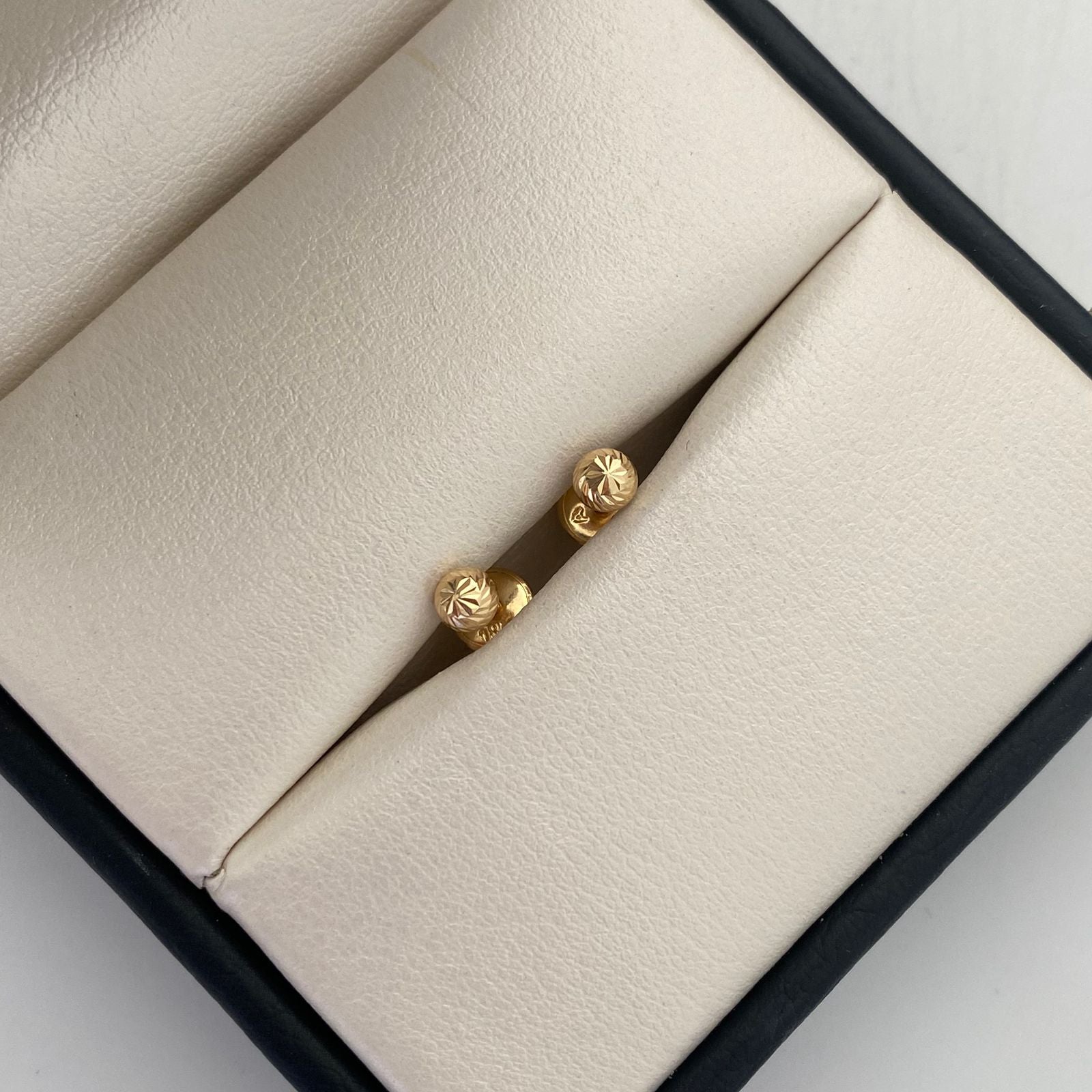 Topos Media Bola Diamantada 4mm Oro amarillo 18k 0,45 Gr