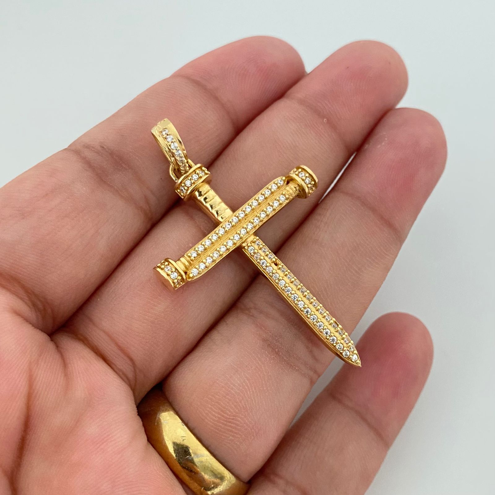 Dije  cruz clavo casting Oro amarillo 18k 6,55 Gr / 5,1 Cm