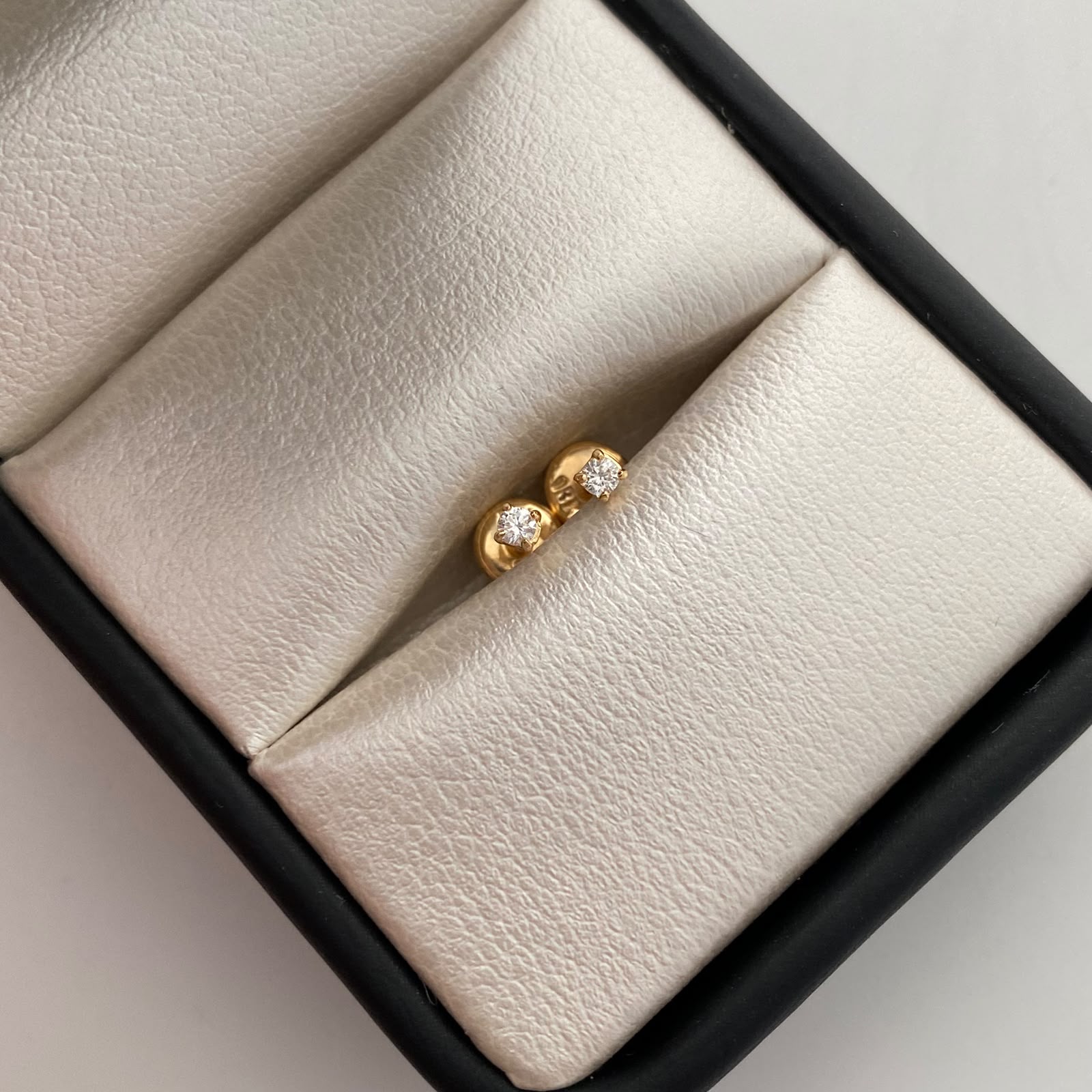 Topos Diamante Oro amarillo 18k 0,45 Gr / 2,3 mm