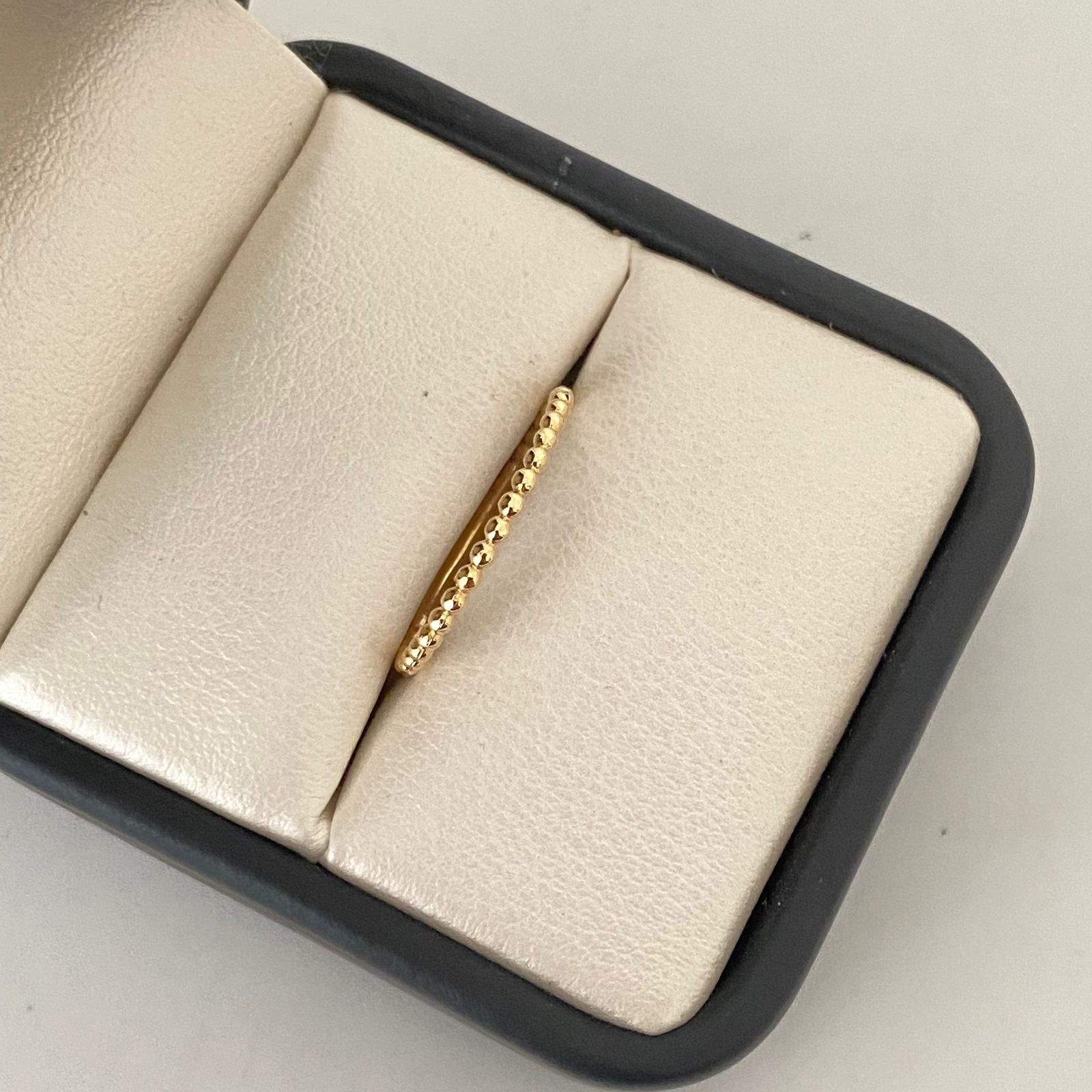 Anillo en bolas  Oro amarillo 18k / Talla 6 1/2 / 1,25 Gr
