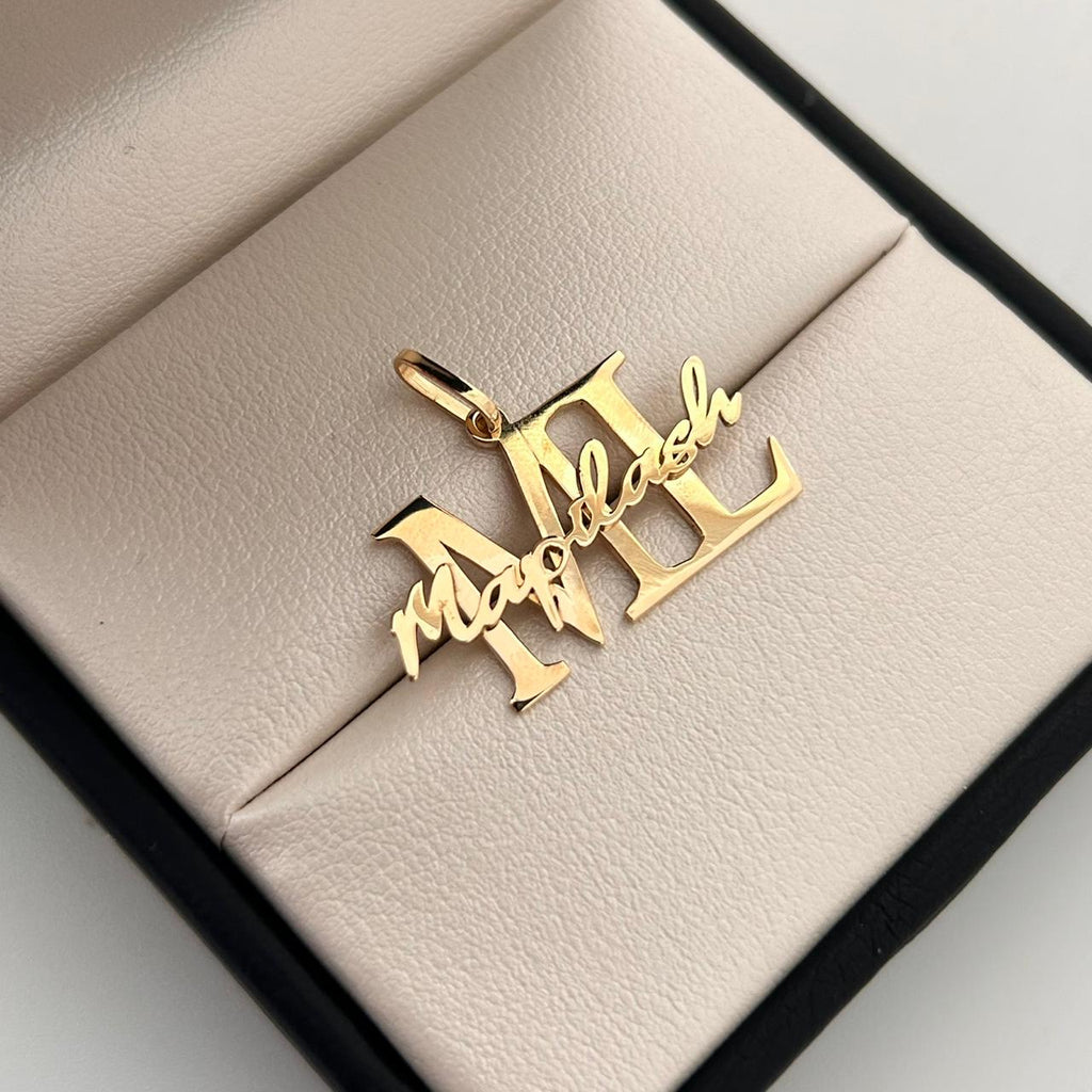 Dije Dije Personalizado letra (por fabricacion) Oro amarillo 18k 2,82 Gr