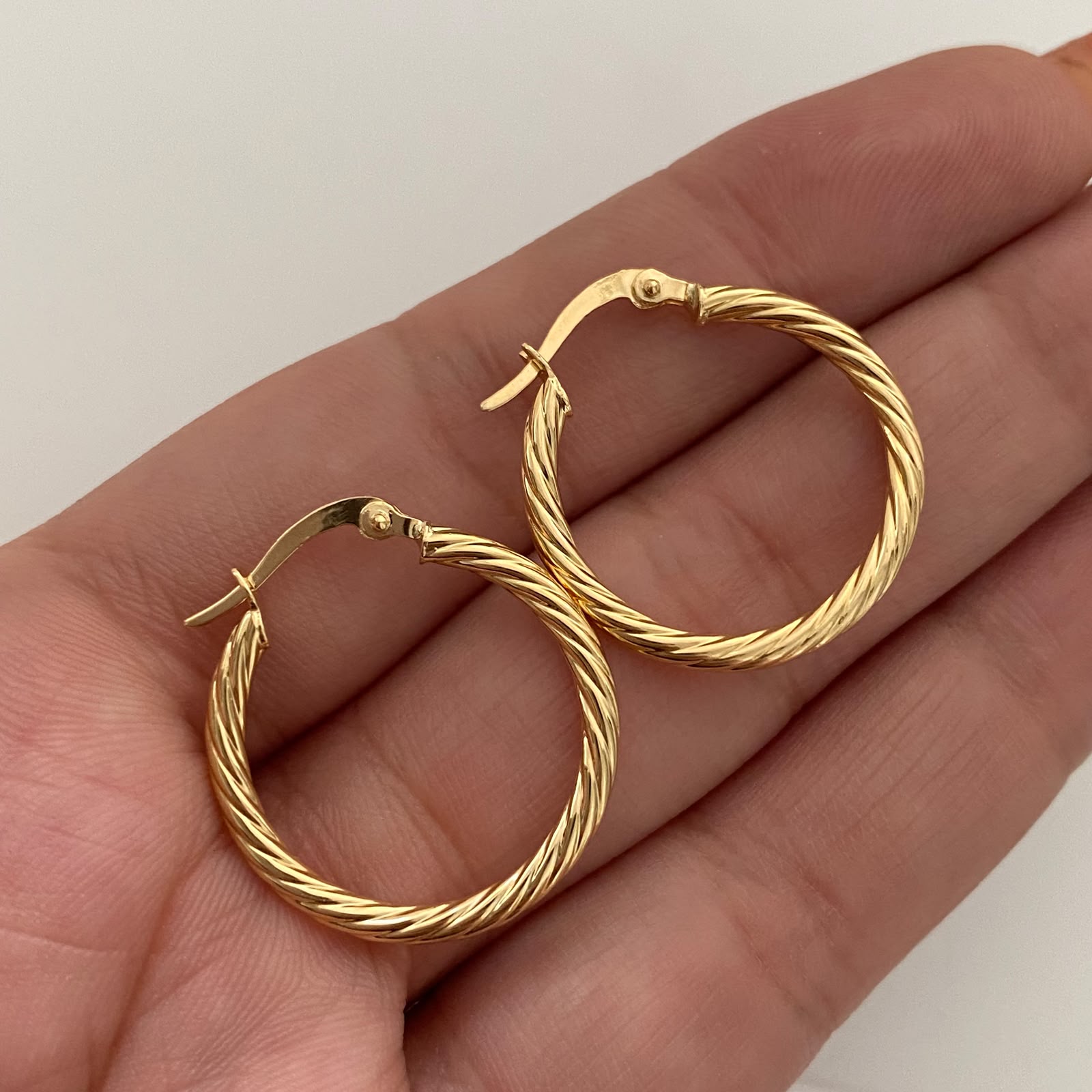 Candonga Entorchada Oro amarillo 18k 1,65 Gr / 2,5 Cm