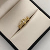 Anillo 15 Corazon circones blancos Oro amarillo 18k / Talla 6 1/2 / 3,0 Gr