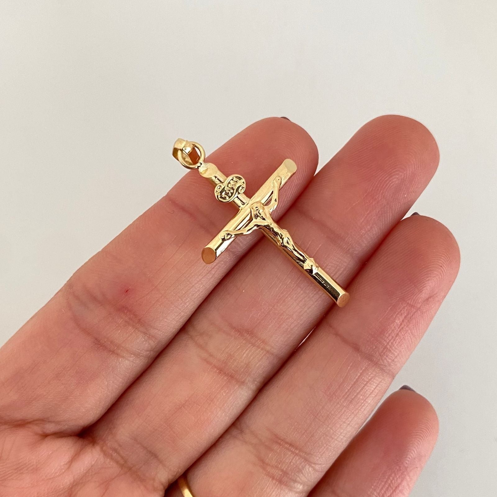 Dije Cruz Tubular Cristo Oro amarillo 18k 1,2 Gr / 20 mm / 3,8 Cm