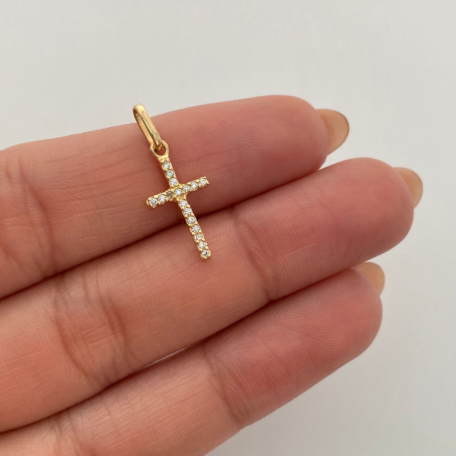 Dije Cruz Blanca Casting Oro amarillo 18k 0,65 Gr / 8,6 mm / 2,1 Cm