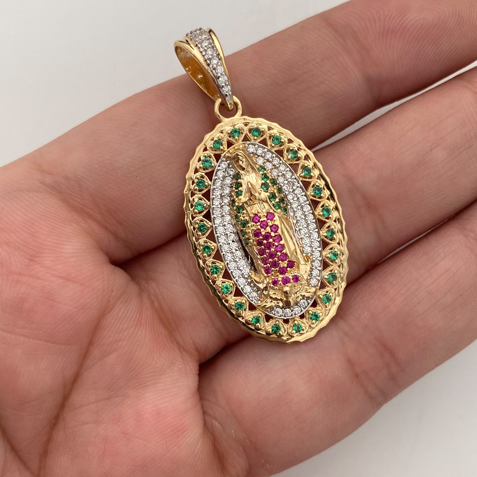 Dije Virgen de Guadalupe Casting Oro amarillo 18k 5,2 Gr / 20,1 mm / 4,1 Cm