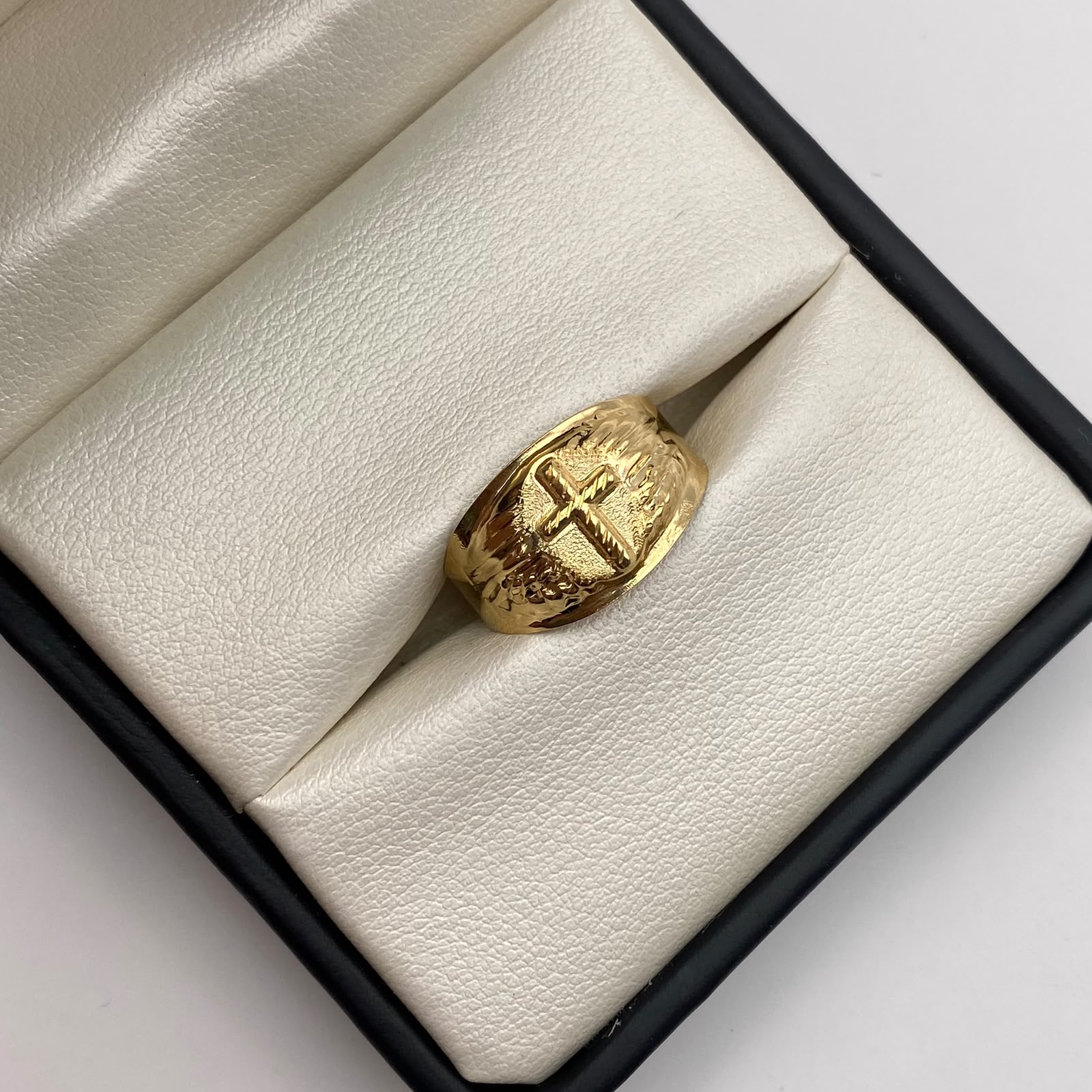 Anillo Troquel cruz Oro amarillo 18k / Talla 9 / 2,15 Gr / 4,5 mm
