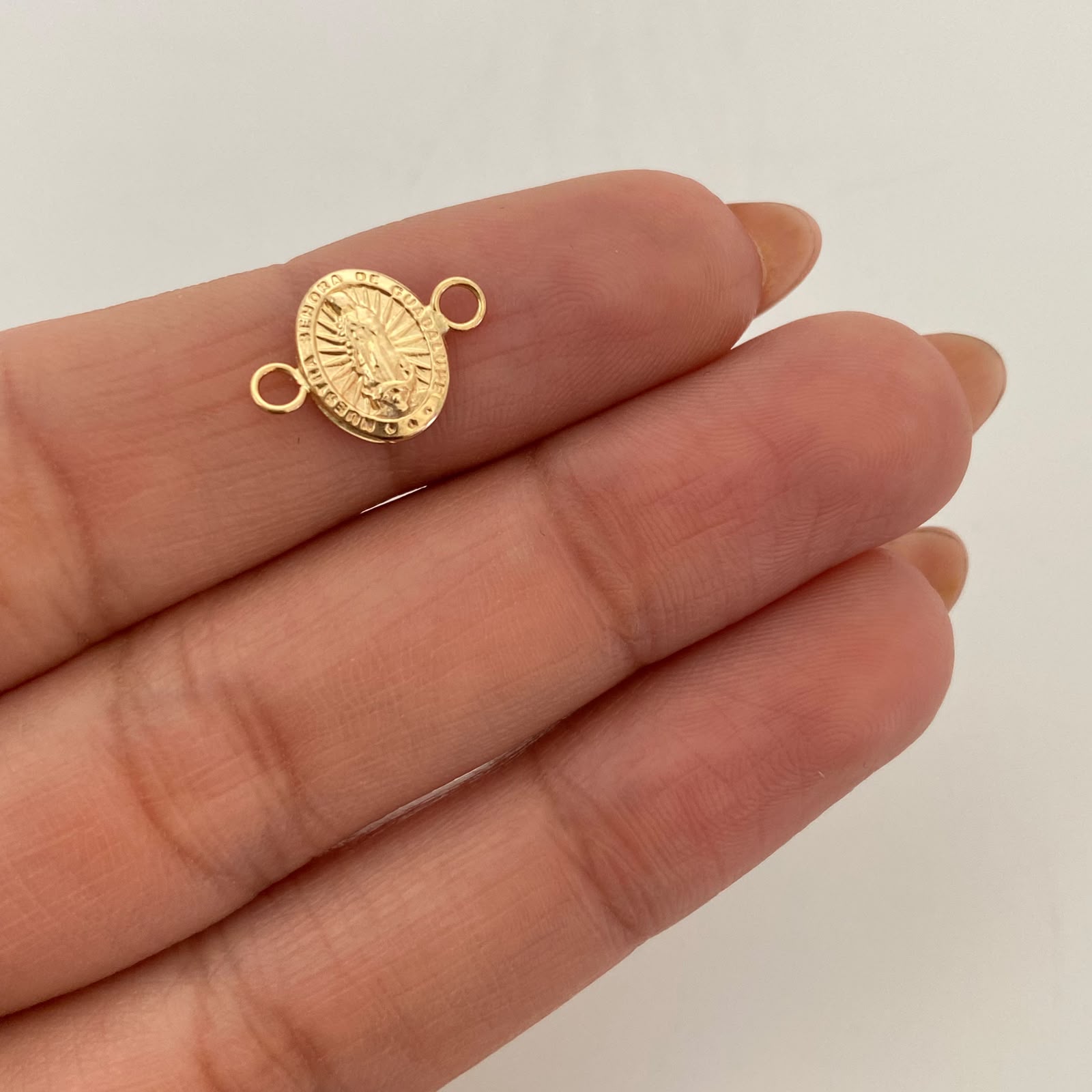 Herraje Virgen Guadalupe Oro amarillo 18k 0,4 Gr / 1,4 Cm