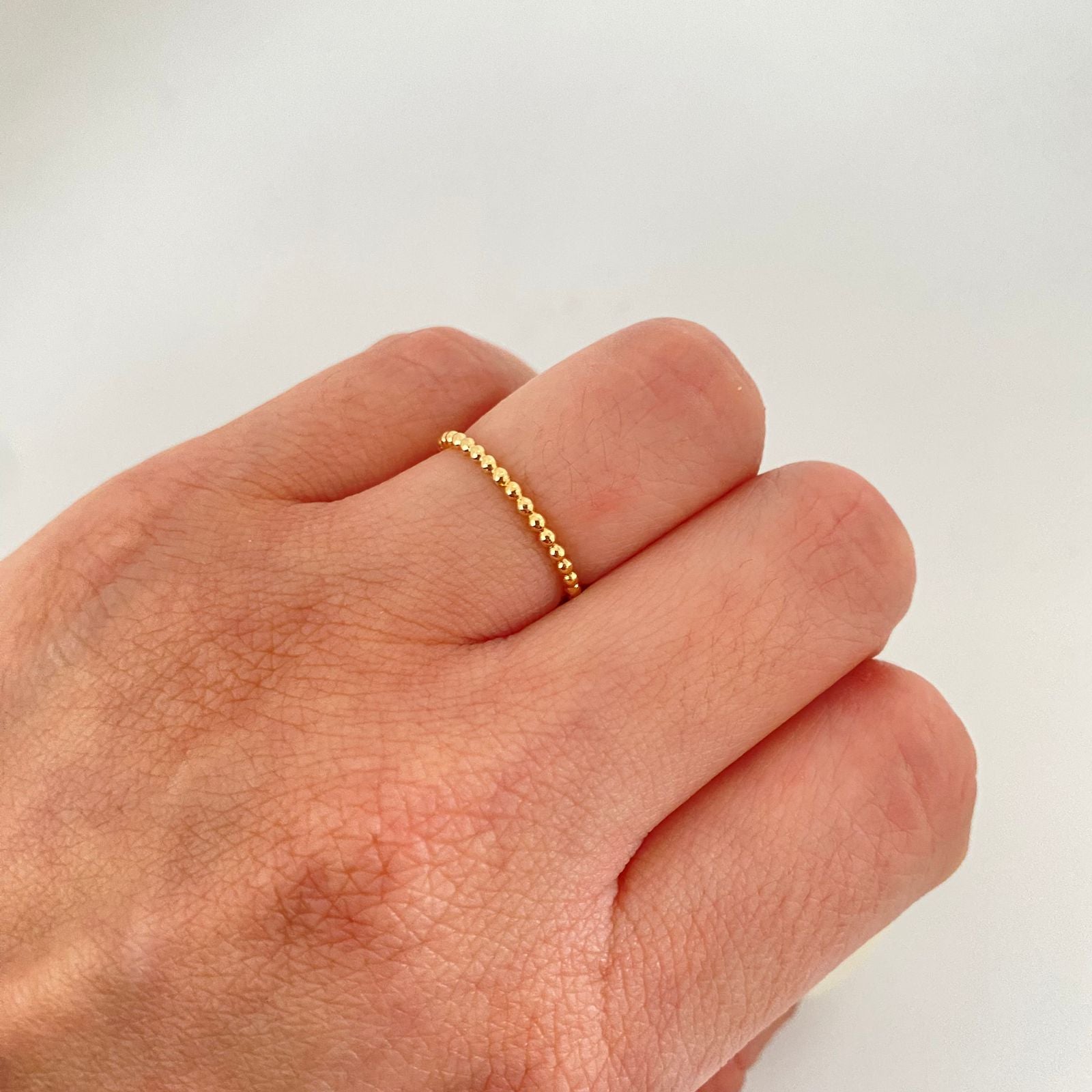 Anillo en bolas  Oro amarillo 18k / Talla 6 1/2 / 1,25 Gr
