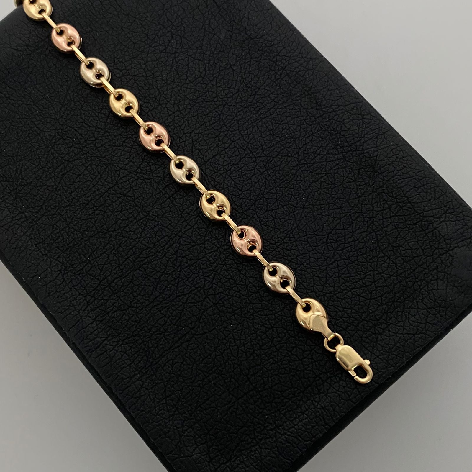 Pulso Gc Tres oros 18k 4,10 Gr / 5,4 mm / 21,5 Cm Broche 0,40