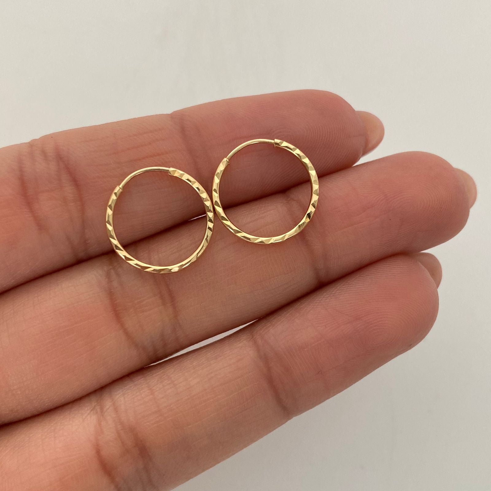 Candonga Imperdible Diamantada Oro amarillo 18k 0,75 Gr / 1,5 Cm