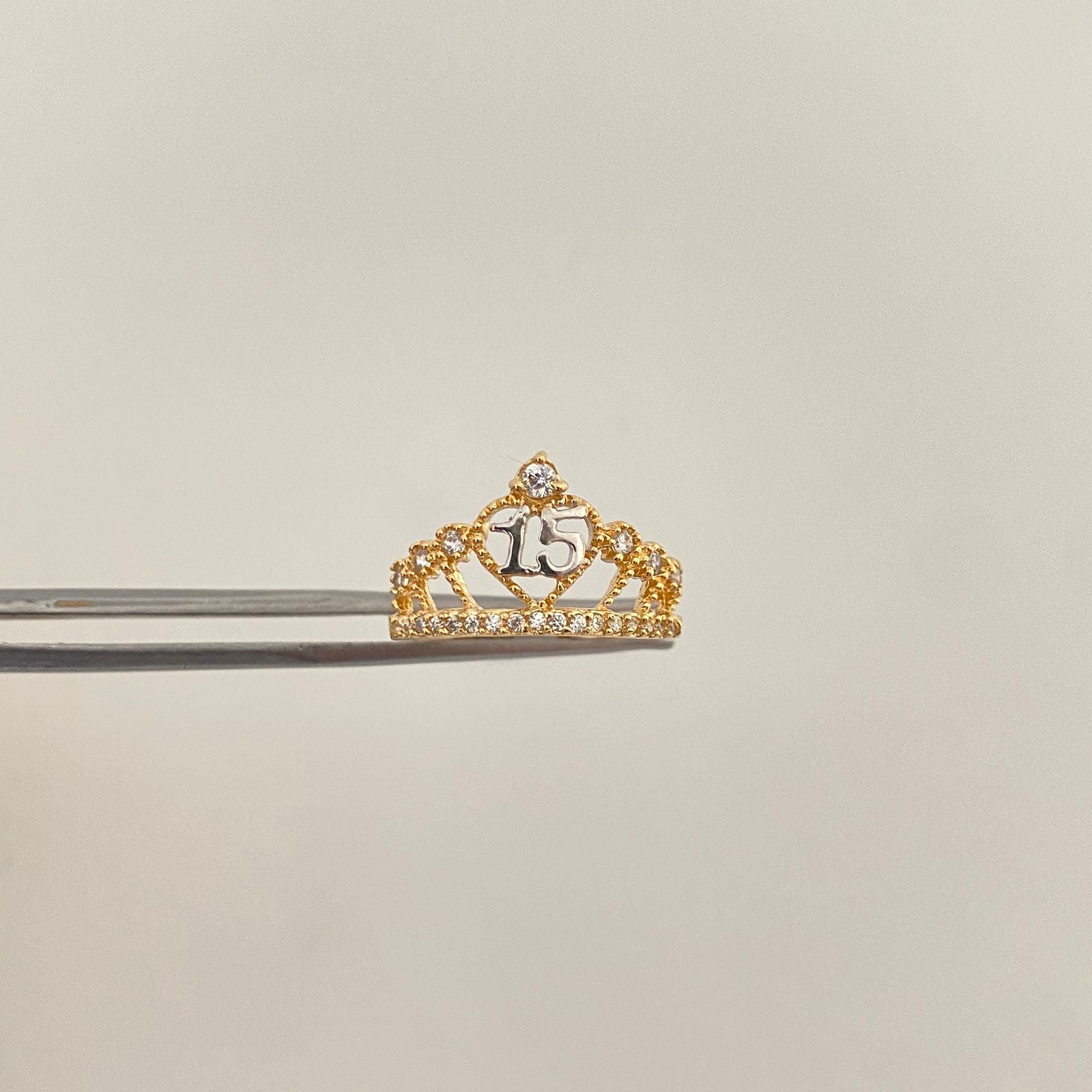 Anillo corona 15´s casting Oro amarillo y Oro blanco 18k / Talla 5 1/2 / 1,9 Gr
