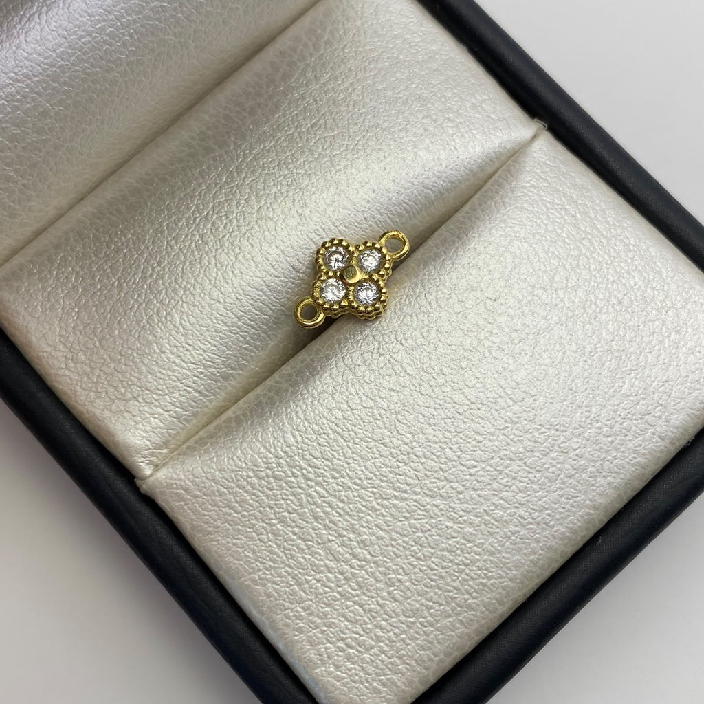 Herraje Trebol Casting blanco Oro amarillo 18k 0,6 Gr / 1,1 Cm