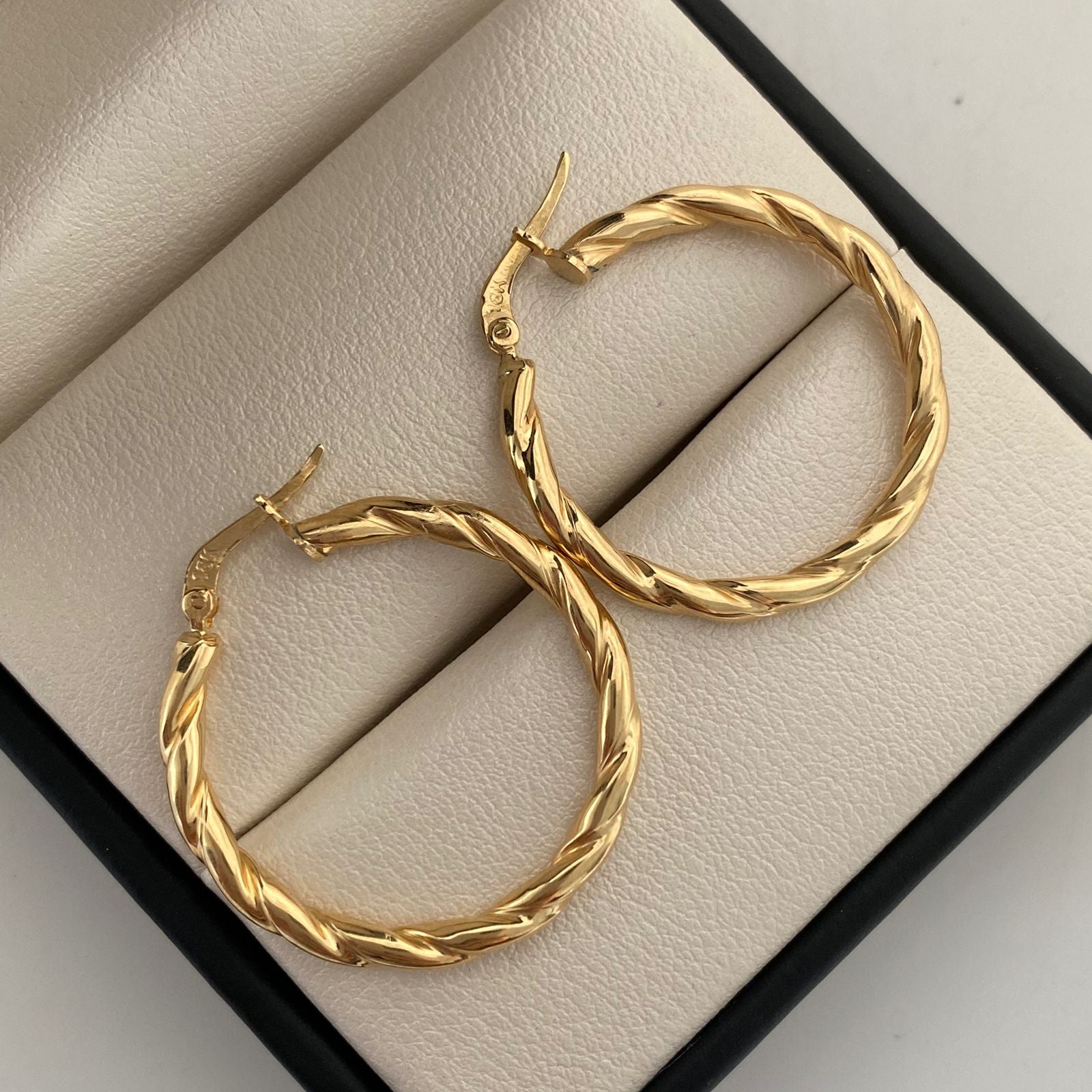 Candonga Entorchada Oro amarillo 18k 3 Gr / 3 Cm