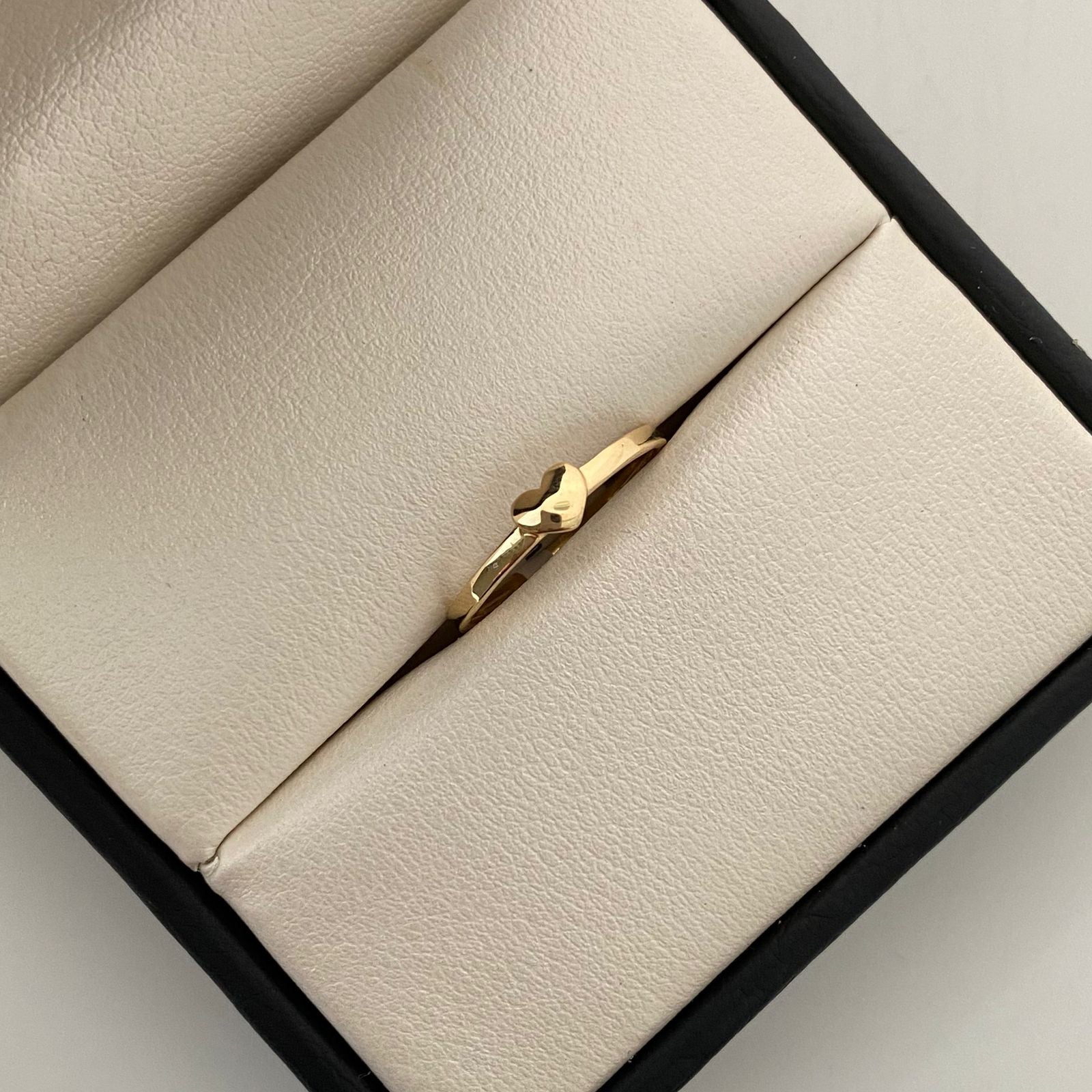 Anillo Corazon liso Oro amarillo 18k / Talla 6 / 1,25 Gr / 1,5 mm
