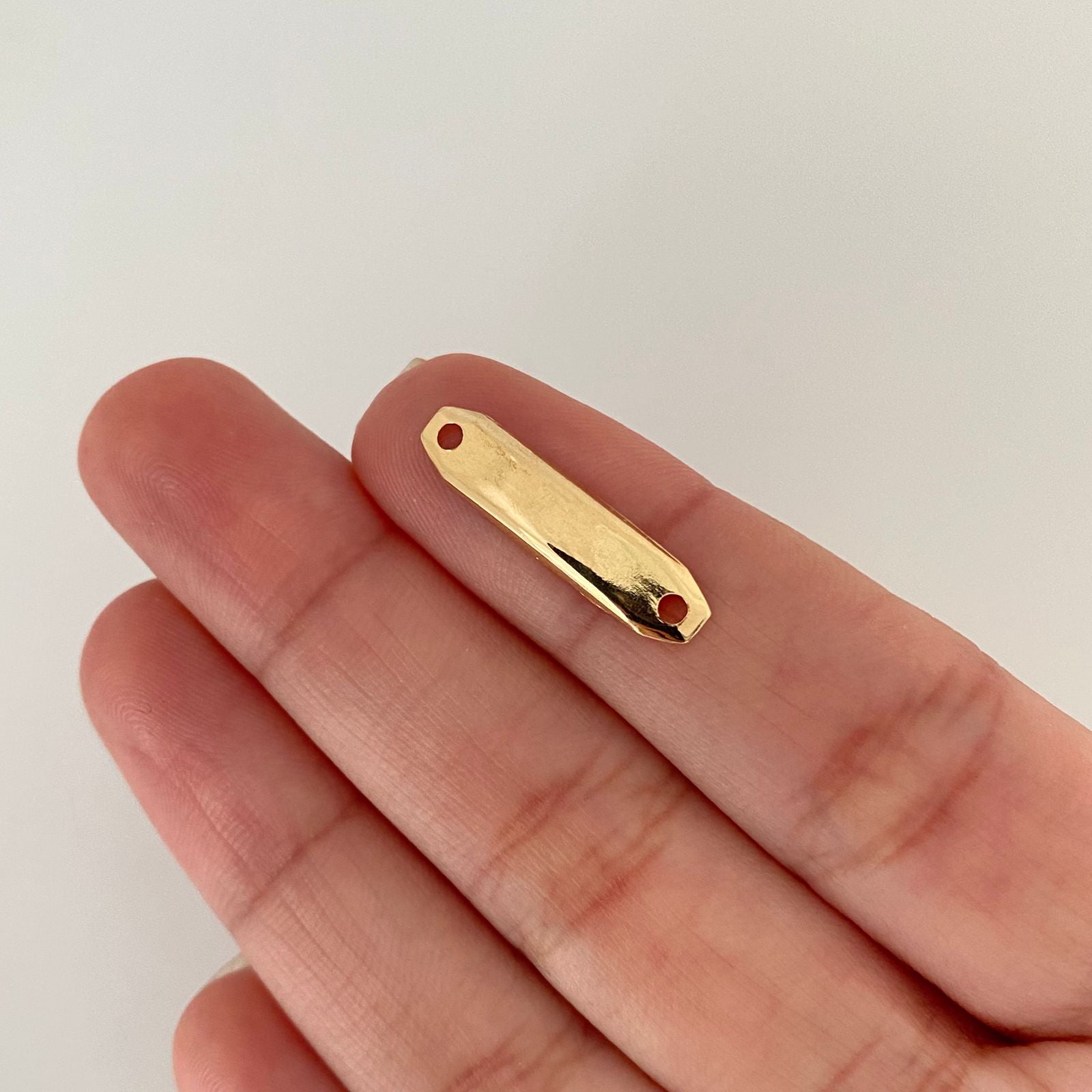 Herraje placa semi rectangular lisa Oro amarillo 18k 0,4 Gr / 2,3 Cm