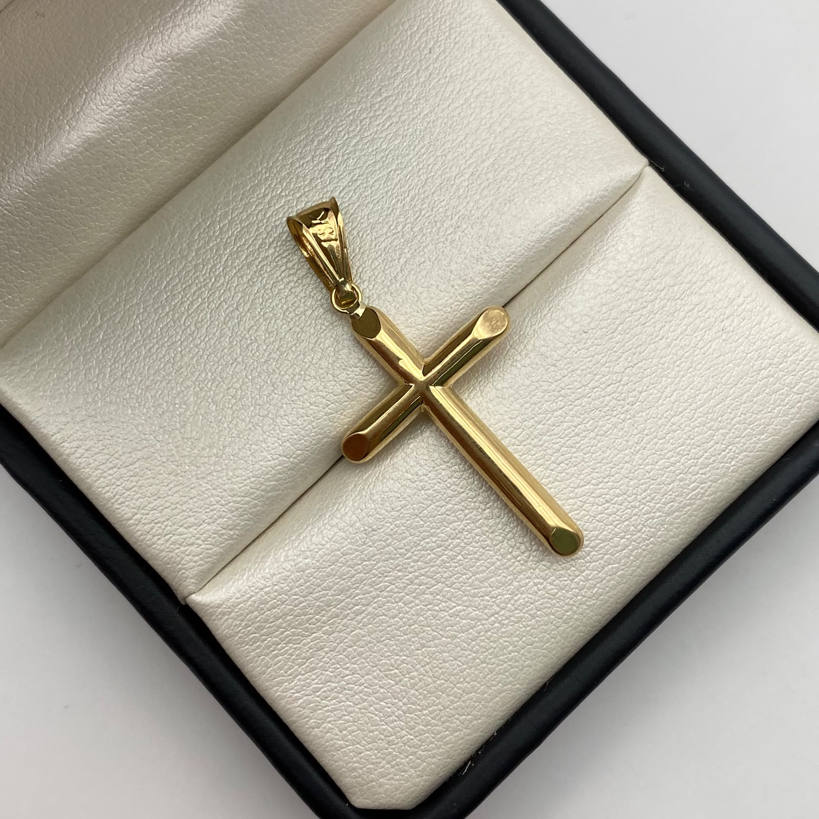 Dije cruz lisa Oro amarillo 18k 1,3 Gr / 0,41 mm / 4,5 Cm