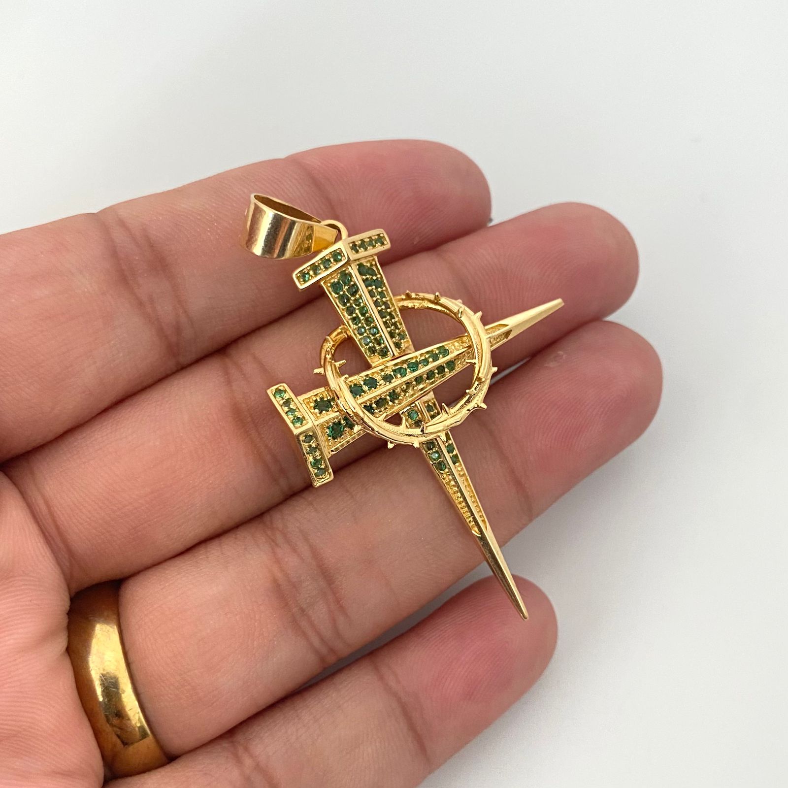 Dije cruz clavo con corona de espinas casting verde Oro amarillo 18k 8,15 Gr / 5,5 Cm