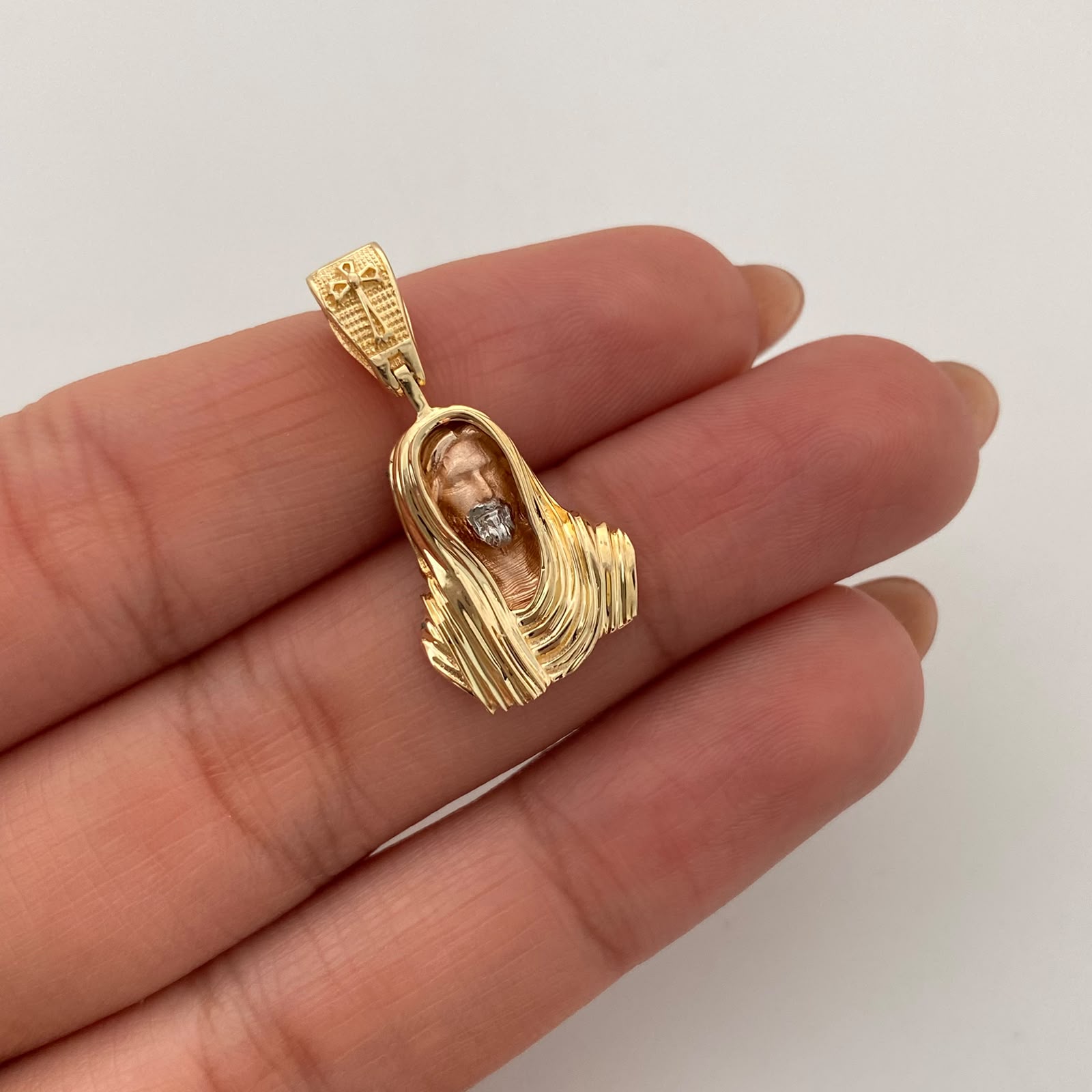 Dije Jesus Silueta Tres oros 18k 3,5 Gr / 13,8 mm / 2,7 Cm